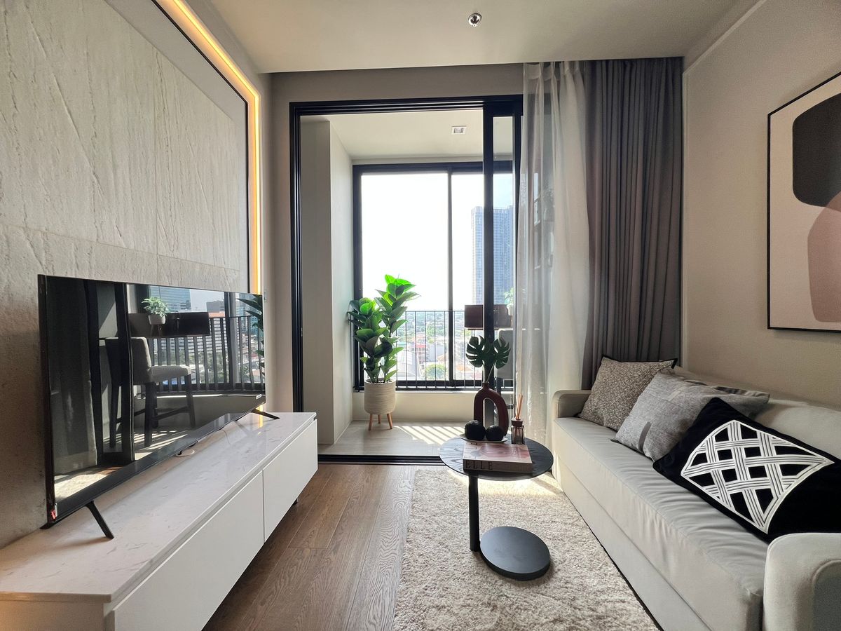 ให้เช่าคอนโดสุขุมวิท อโศก ทองหล่อ : คอนโดหรูย่านทองหล่อ✨1 Bed พร้อมอ่าง วิวโล่ง Ideo Q Sukhumvit 36 เพียง 40k  ติดต่อ 095 426 4563 (บอส)