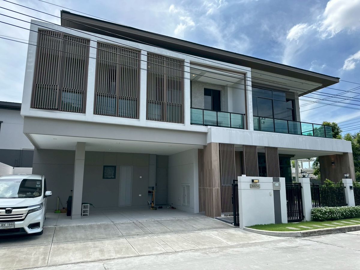ขายบ้านบางนา แบริ่ง ลาซาล : 🏡  ขายบ้านเดี่ยวหรู หลังมุม บิ้วอินจัดเต็ม หน้าสวน! ​❤️💙 Bangkok Boulevard  บางนา–ศรีนครินทร์ | ทำเลศักยภาพ ใกล้เมกาบางนา