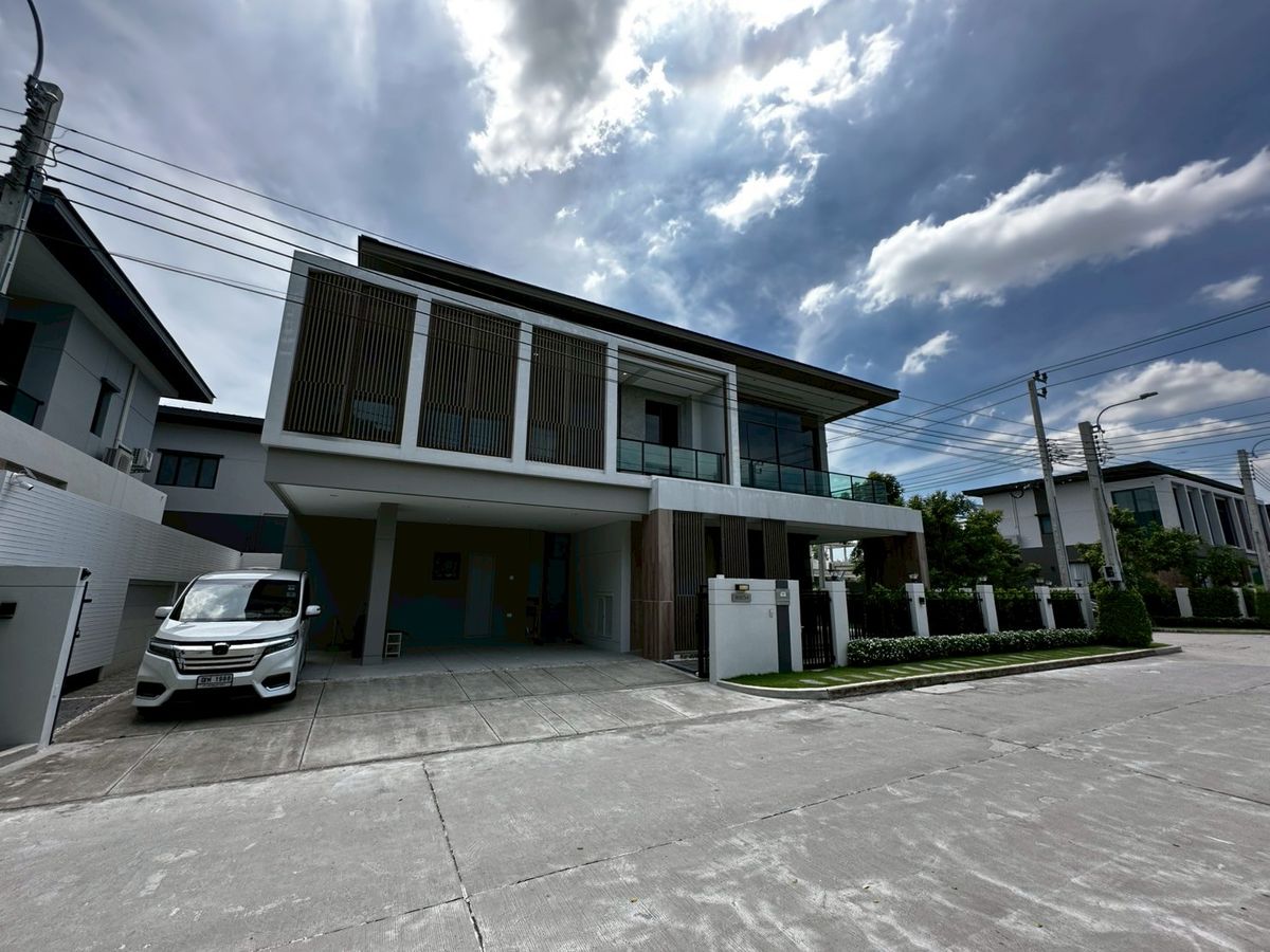 ขายบ้านบางนา แบริ่ง ลาซาล : 🏡  ขายบ้านเดี่ยวหรู หลังมุม บิ้วอินจัดเต็ม หน้าสวน! ​❤️💙 Bangkok Boulevard  บางนา–ศรีนครินทร์ | ทำเลศักยภาพ ใกล้เมกาบางนา