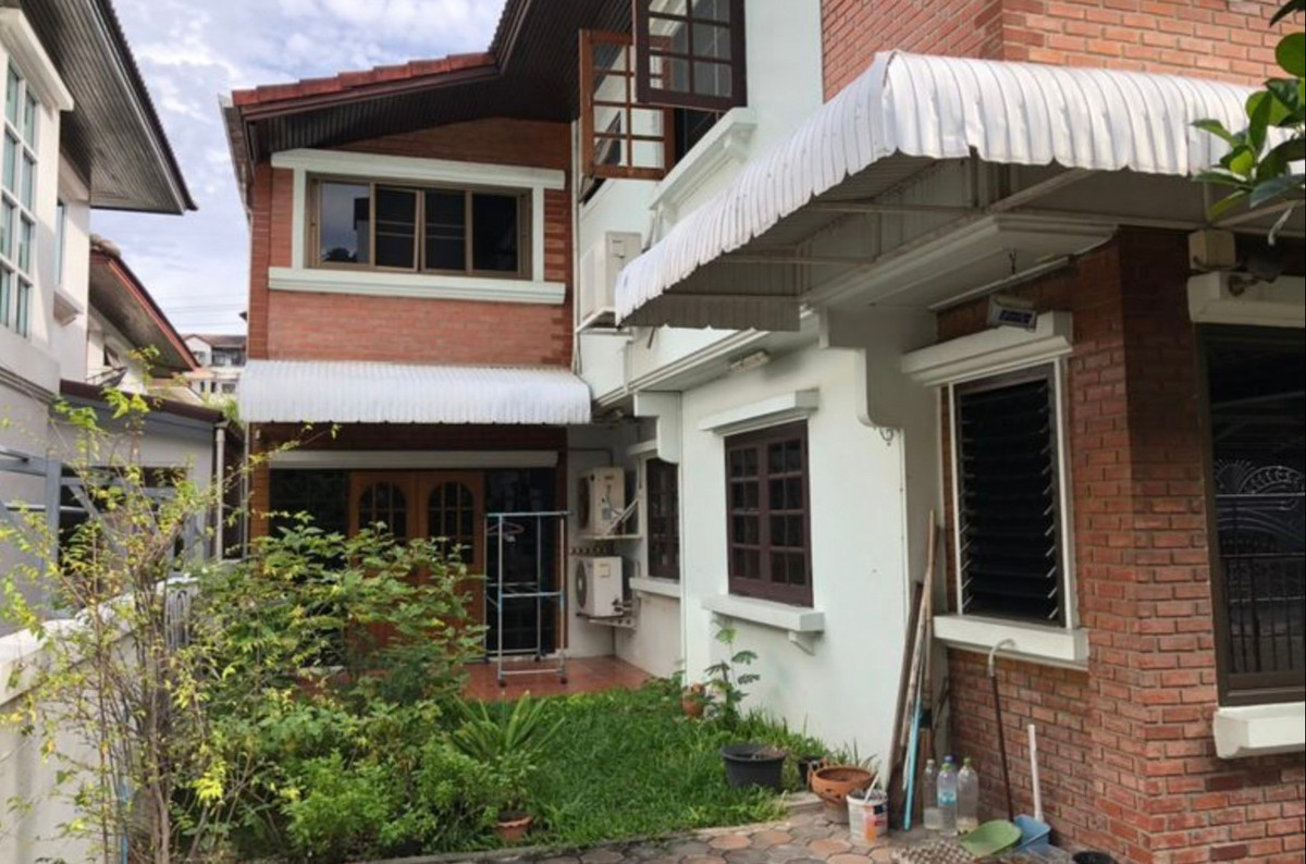 For RentHouseChaengwatana, Muangthong : house with 4 bedrooms, 4 bathrooms, behind Central Chaengwattana, air conditioners in every room