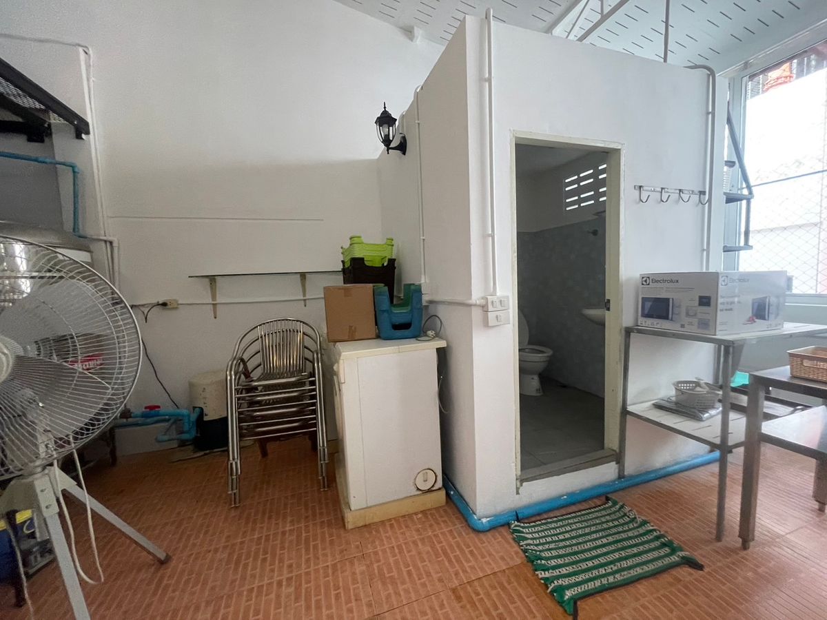 For RentTownhomePattaya, Bangsaen, Chonburi : For Rent Townhouse for Living 4 Beds Fully Furnished (S03-1900)