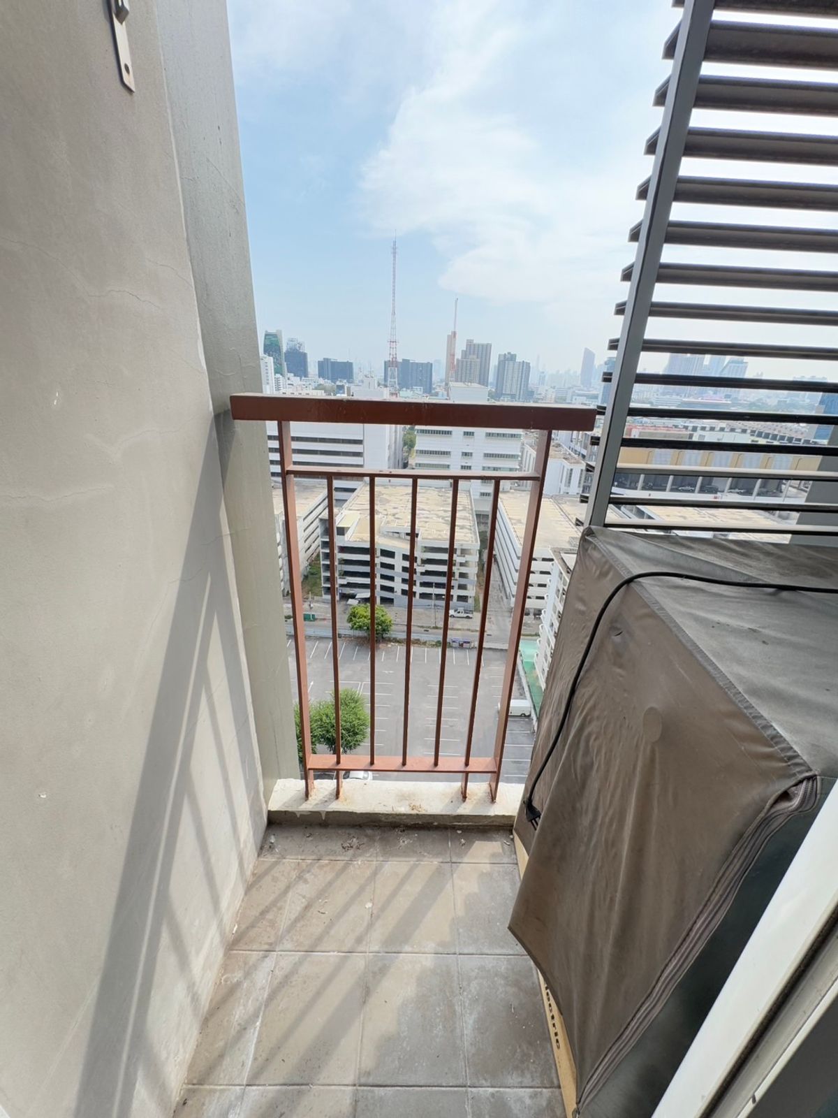 ขายคอนโดลาดพร้าว เซ็นทรัลลาดพร้าว : Sym Vipha Ladprao ขายด่วน ห้องสวยวิวโล่ง พักอาศัยเองก็ดี ปล่อยเช่าก็คุ้ม คอนโดทำเลดีมาก