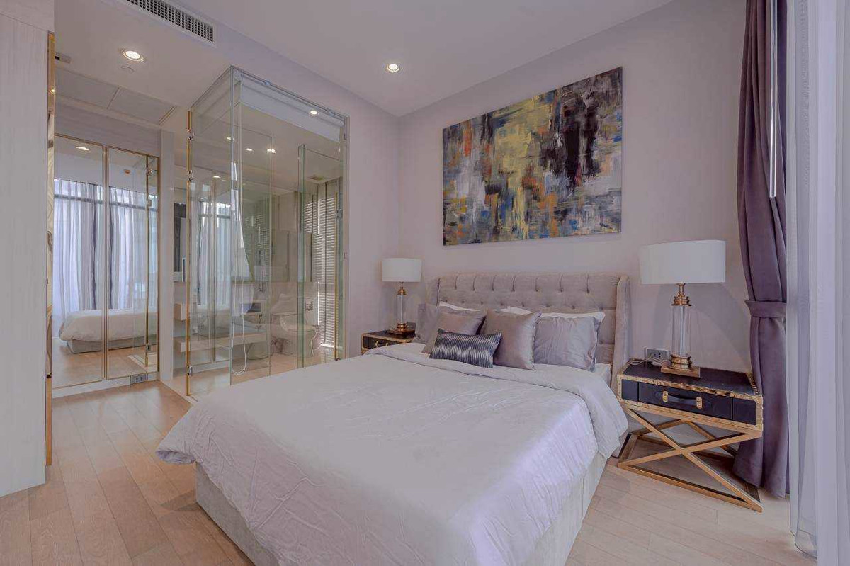 CondoSukhumvit, Asoke, Thonglor : Luxury condo at Vittorio Sukhumvit 39, convenient travel, close to BTS, shuttle available, beautiful room, fully furnished. Ready to move in immediately!!