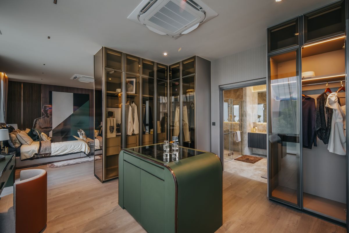 ขายบ้านพระราม 9 เพชรบุรีตัดใหม่ RCA : 🏡 บ้านเดี่ยวสุดหรู Artale Asoke-Rama9 ดีไซน์ทันสมัย 3 ห้องนอนใหญ่ 5 ห้องน้ำ ห้องนั่งเล่นเพดานสูง พร้อมวิวสระว่ายน้ำส่วนตัว ห้องครัวและแพนทรี่ครบครัน ใจกลางเมืองใกล้ถนนอโศก-พระราม 9