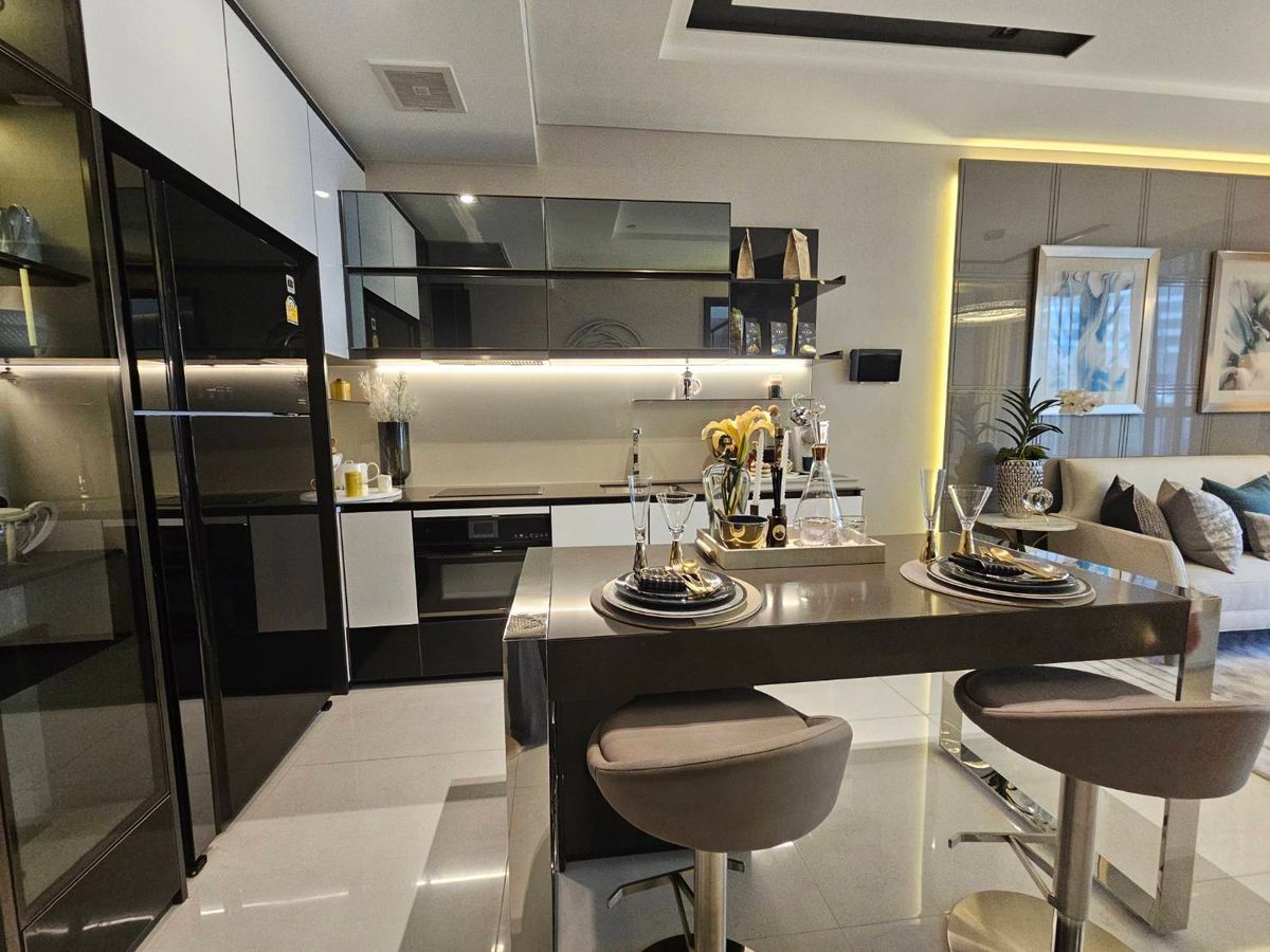 ขายคอนโดสุขุมวิท อโศก ทองหล่อ : คอนโดหรู 1 นอน พร้อมเฟอร์ ใกล้ BTS ทองหล่อ 081-245-7349