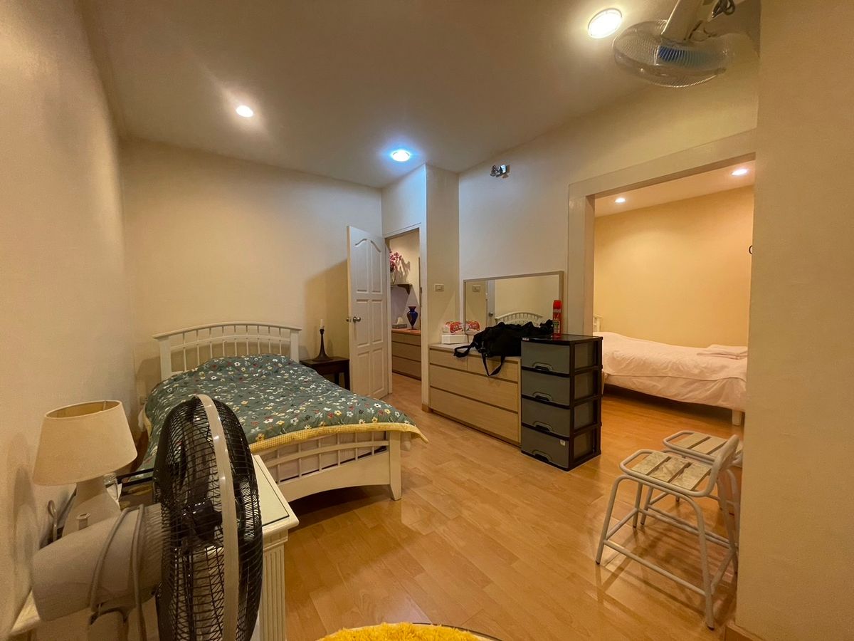 For RentTownhomePattaya, Bangsaen, Chonburi : For Rent Townhouse for Living 4 Beds Fully Furnished (S03-1900)