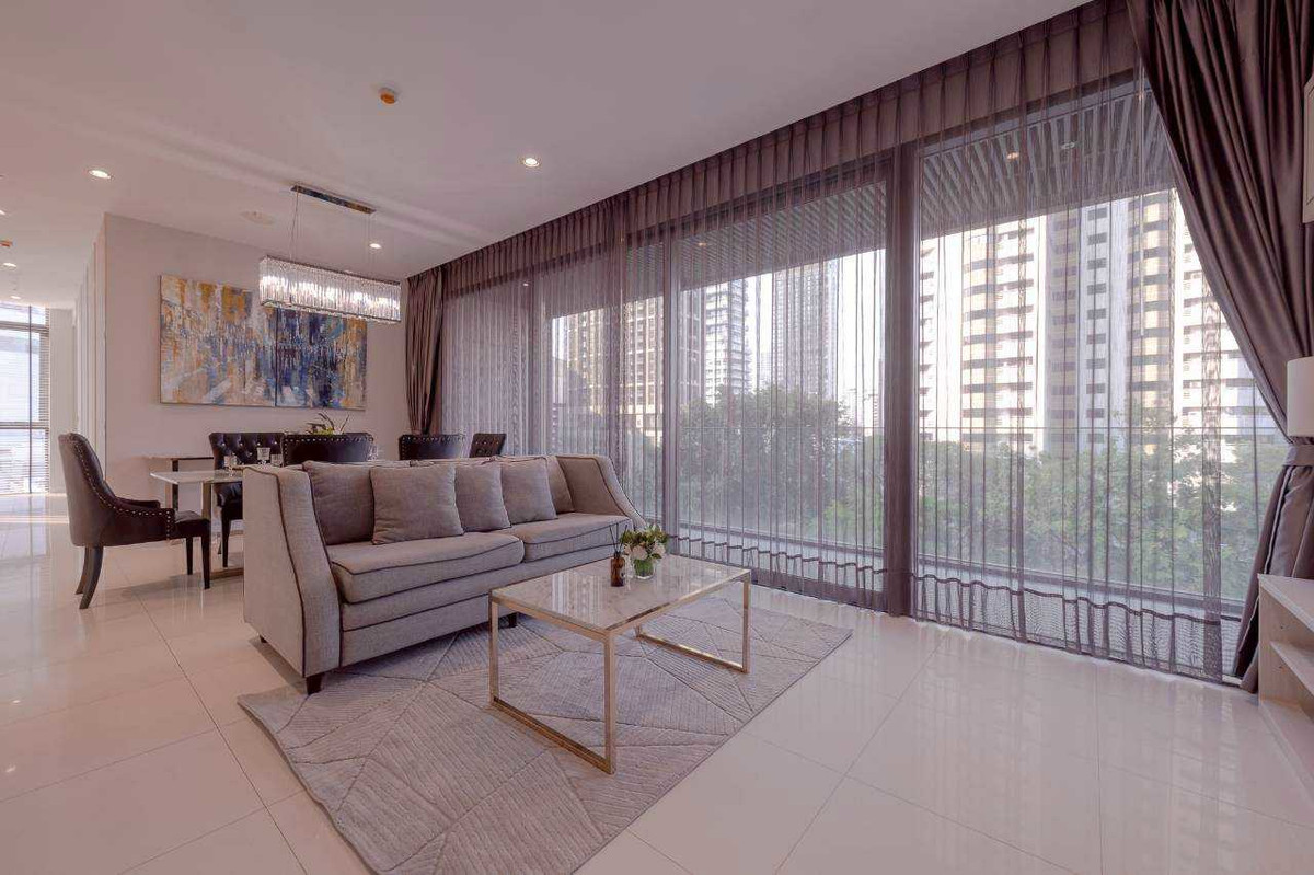 CondoSukhumvit, Asoke, Thonglor : Luxury condo at Vittorio Sukhumvit 39, convenient travel, close to BTS, shuttle available, beautiful room, fully furnished. Ready to move in immediately!!