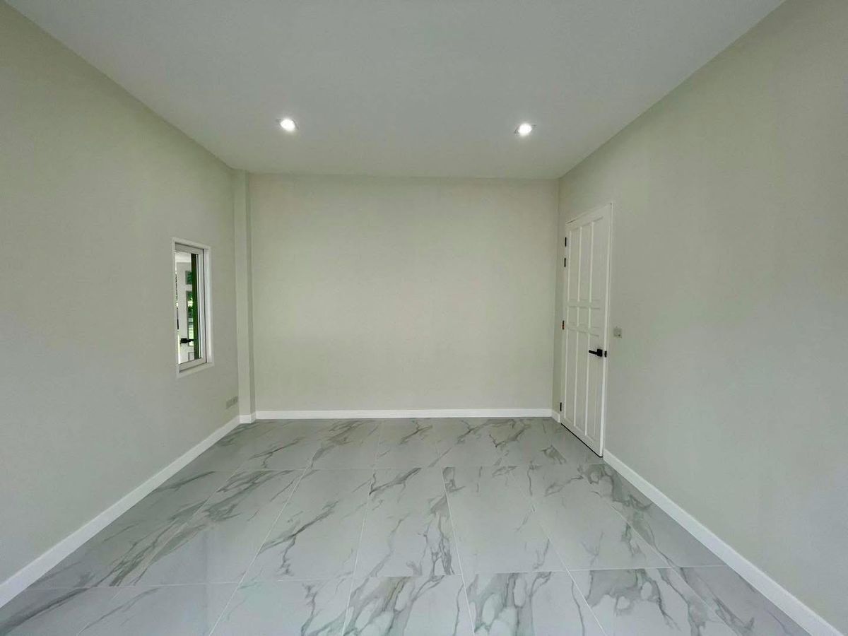 For SaleHouseMahachai Samut Sakhon : 🎉🏡 Golden opportunity! Discounted 2 million! #House No. 66 #Already rich! #Nusasiri City Rama 2 House with a private pool! 🌳💦