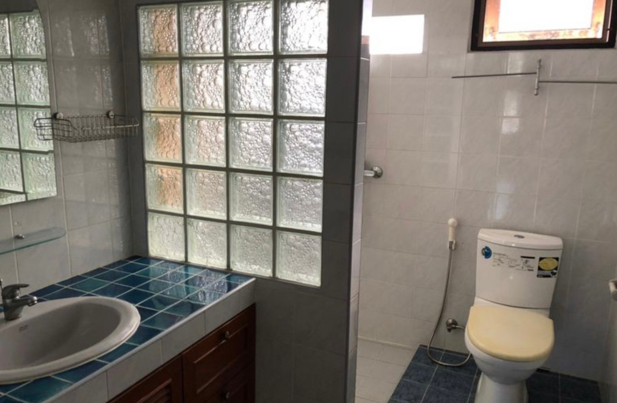 For RentHouseChaengwatana, Muangthong : house with 4 bedrooms, 4 bathrooms, behind Central Chaengwattana, air conditioners in every room