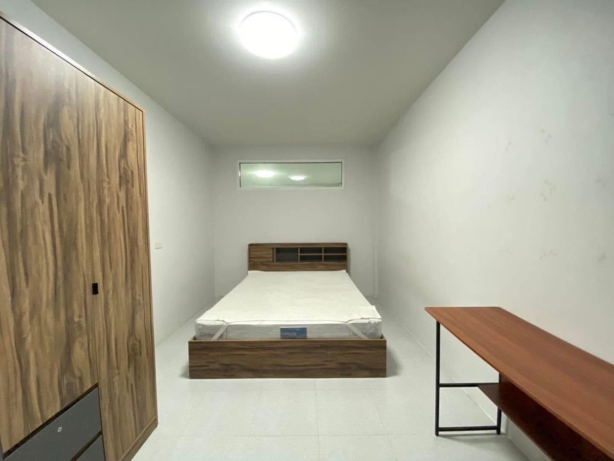For RentPinklao, Charansanitwong : For rent, Charan Sanitwong Room 62, Intersection 11, 48 sqm. Good location, peaceful, safe. Near Sirin BTS Station