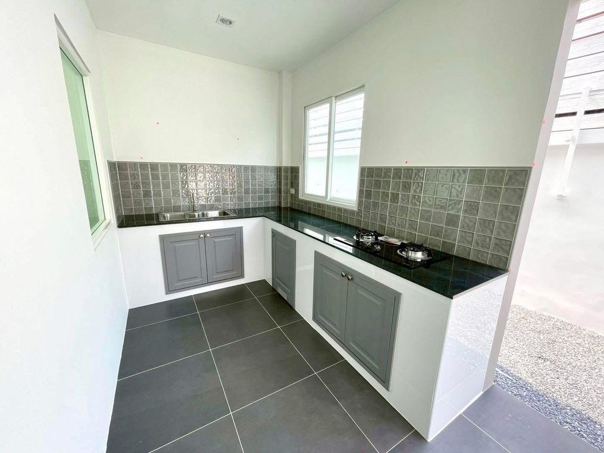 For SaleHouseMahachai Samut Sakhon : 🎉🏡 Golden opportunity! Discounted 2 million! #House No. 66 #Already rich! #Nusasiri City Rama 2 House with a private pool! 🌳💦