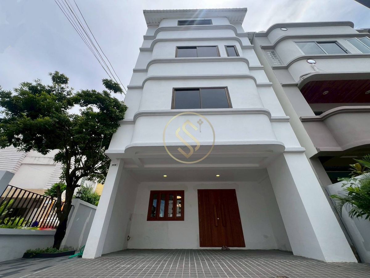 ให้เช่าโฮมออฟฟิศสะพานควาย จตุจักร : ให้เช่าด่วน ทาวน์โฮม 5 ชั้น แปลงมุม (รีโนเวทใหม่) ซอยอินทามาระ8 โครงการสายลมโฮมออฟฟิศ  53.1 ตารางวา ตำแหน่งดีที่สุดในโครงการ