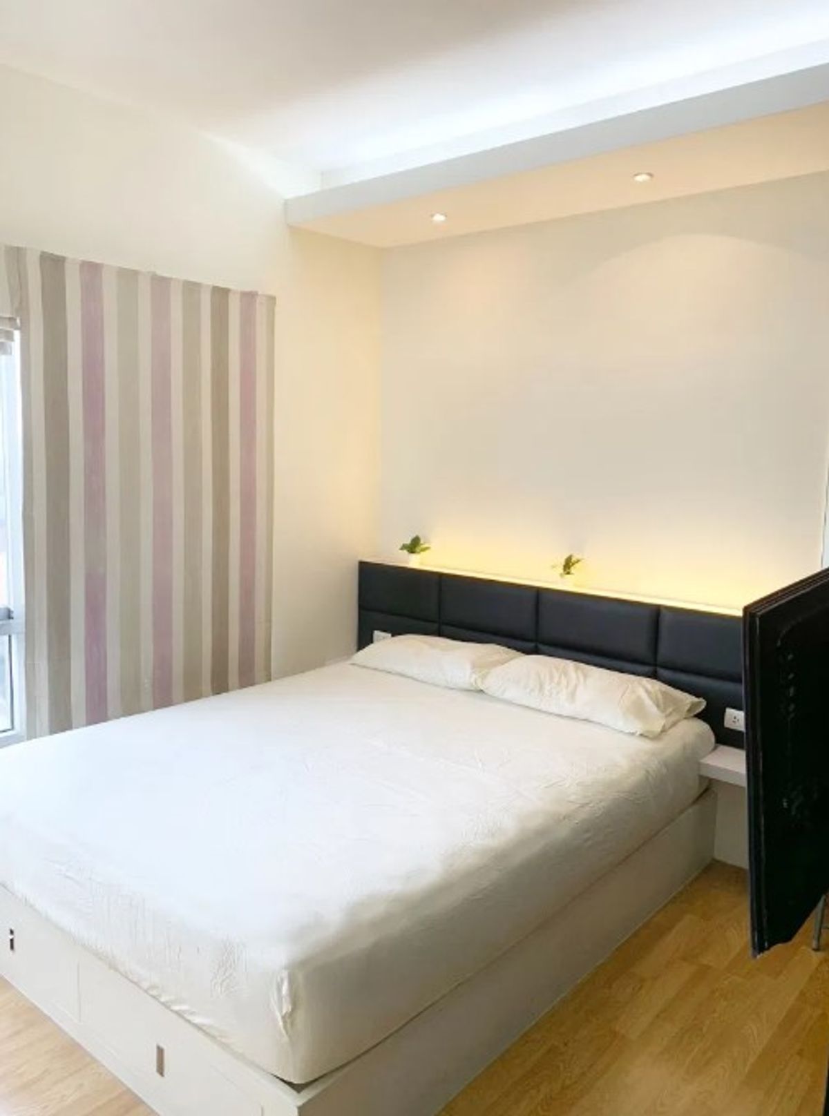 For SaleCondoChokchai 4, Ladprao 71, Ladprao 48, : (Code AM1731) The Tree Ladprao-Wang Hin Condo beautiful furniture and electrical appliances, ready to travel conveniently, not far from the mall and the food source, only 3 minutes from MRT.