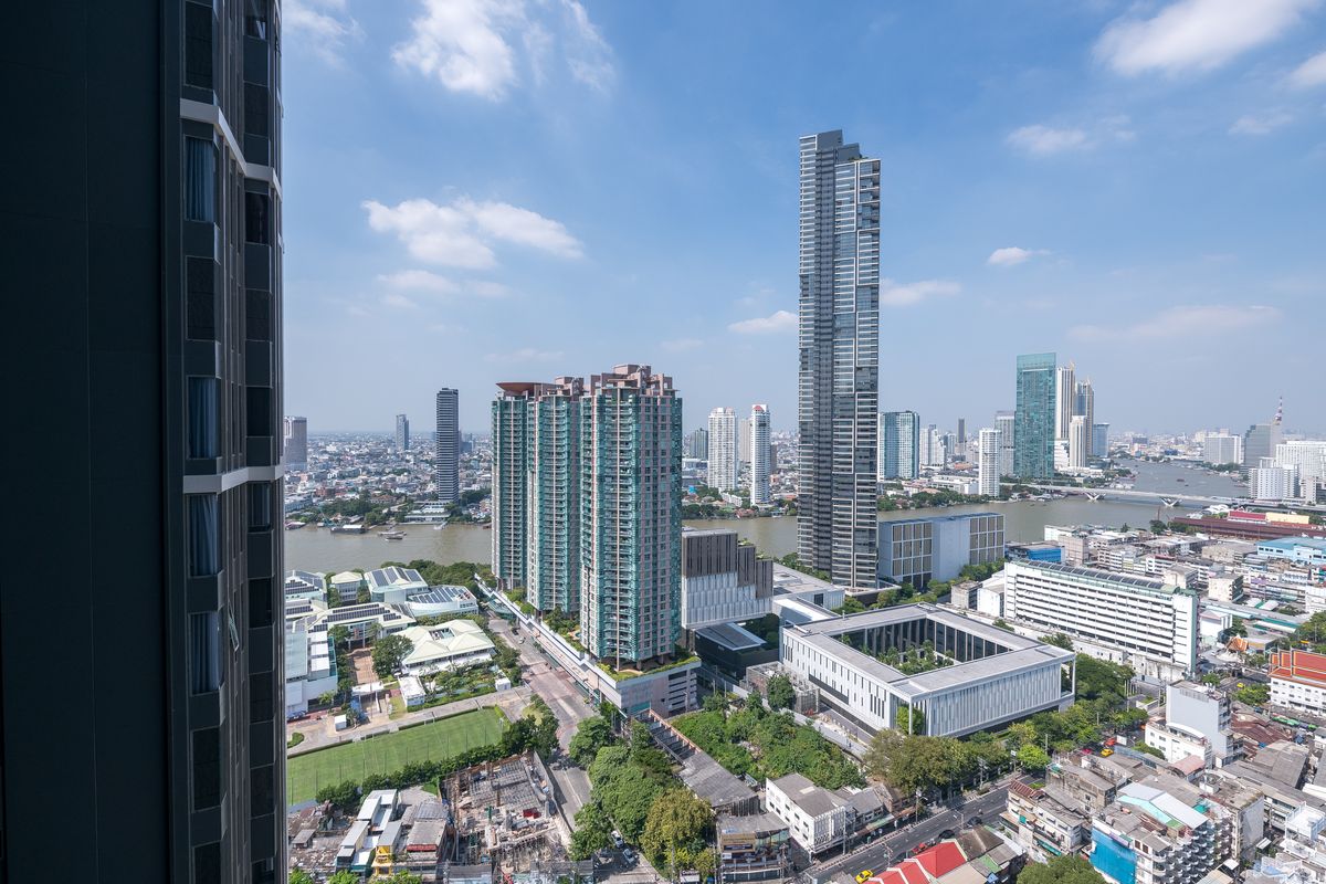 For SaleCondoSathorn, Narathiwat : River View 1 bed fully furnished high floor close to Shrewsbury International School 081-245-7349