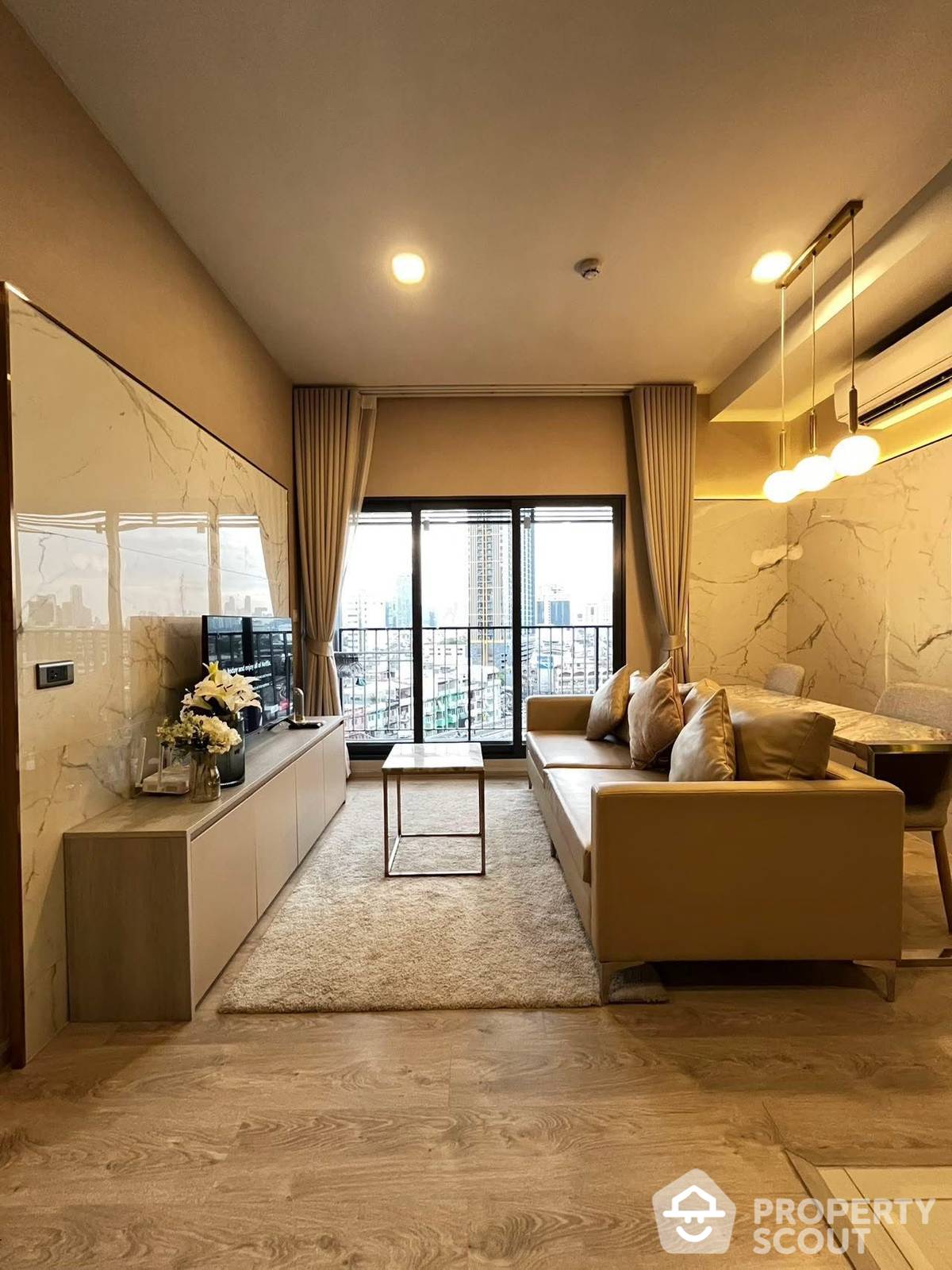 For RentCondoRama9, Petchburi, RCA : 2-BR Condo at The Tree Pattanakarn-Ekkamai near ARL Ramkhamhaeng