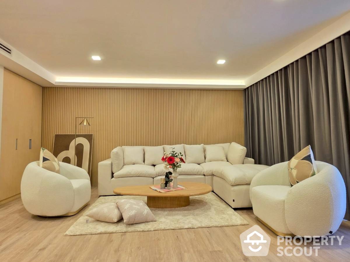 ให้เช่าคอนโดวิทยุ ชิดลม หลังสวน : คอนโด 2-ห้องนอน ที่ สมคิด การ์เด้น คอนโดมิเนียม ใกล้ BTS ชิดลม