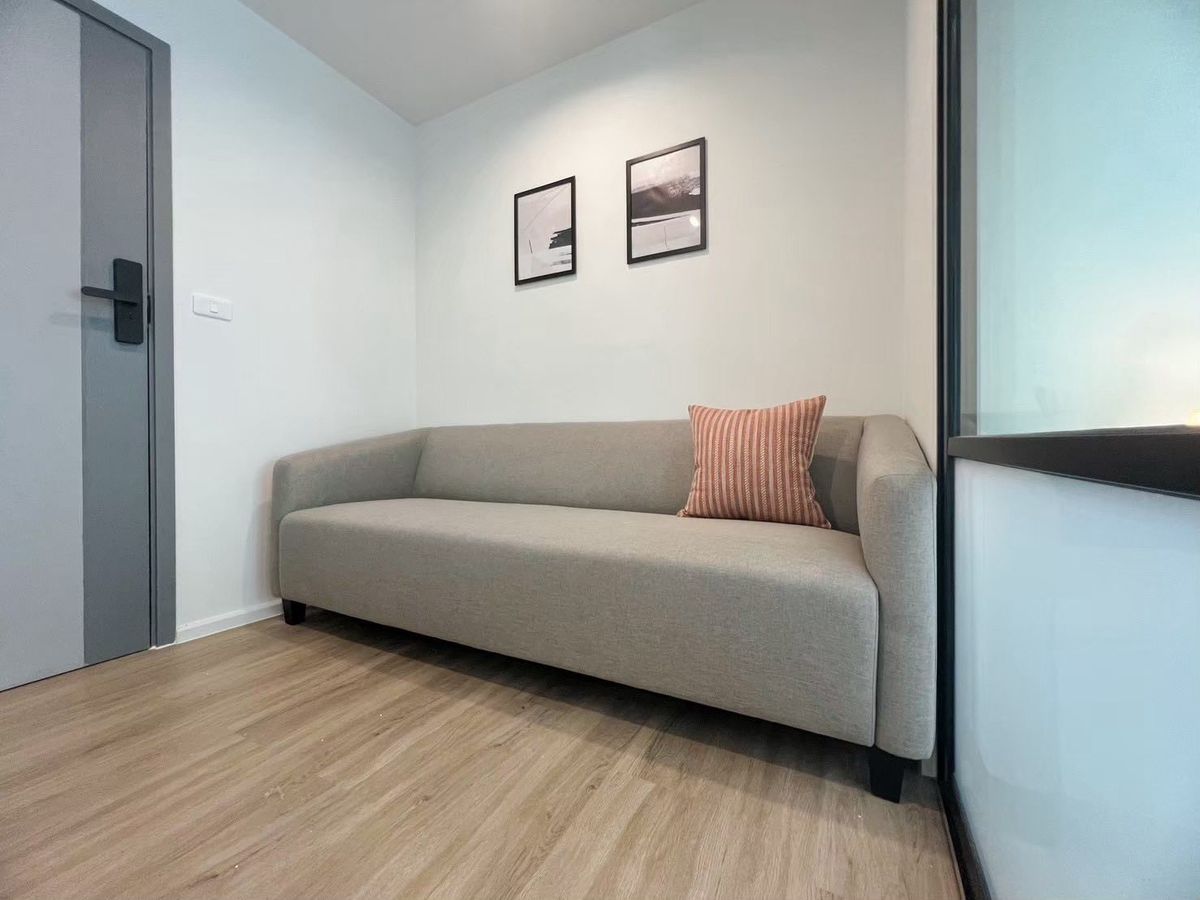 For RentCondoPattanakan, Srinakarin : Condo, 4th floor, Building A with beautiful decorative furniture for rent in Phatthanakan-Krungthep Kreetha Near Kasem Bundit University Phatthanakan Campus only 200 meters