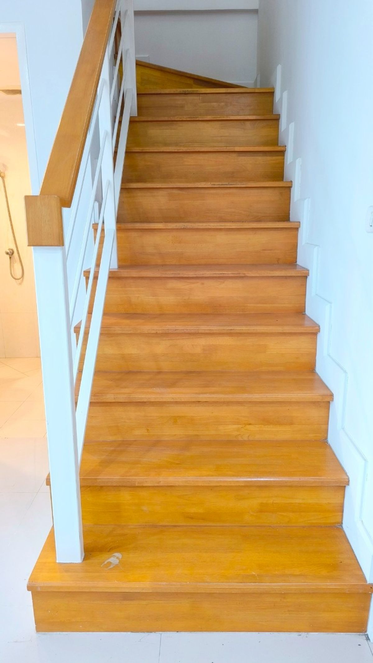 ขายทาวน์โฮมมีนบุรี-ร่มเกล้า : The Villa เดอะ วิลล่า รามคำแหง-สุวรรณภูมิ ทาวน์เฮ้าส์ 2 ชั้น ซอยรามคำแหง 174 ใกล้รถไฟฟ้าสายสีส้ม สถานีเคหะรามคำแหง ขายถูก บ้านสวย หน้าสวนหย่อม ไม่มีบ้านตรงข้าม