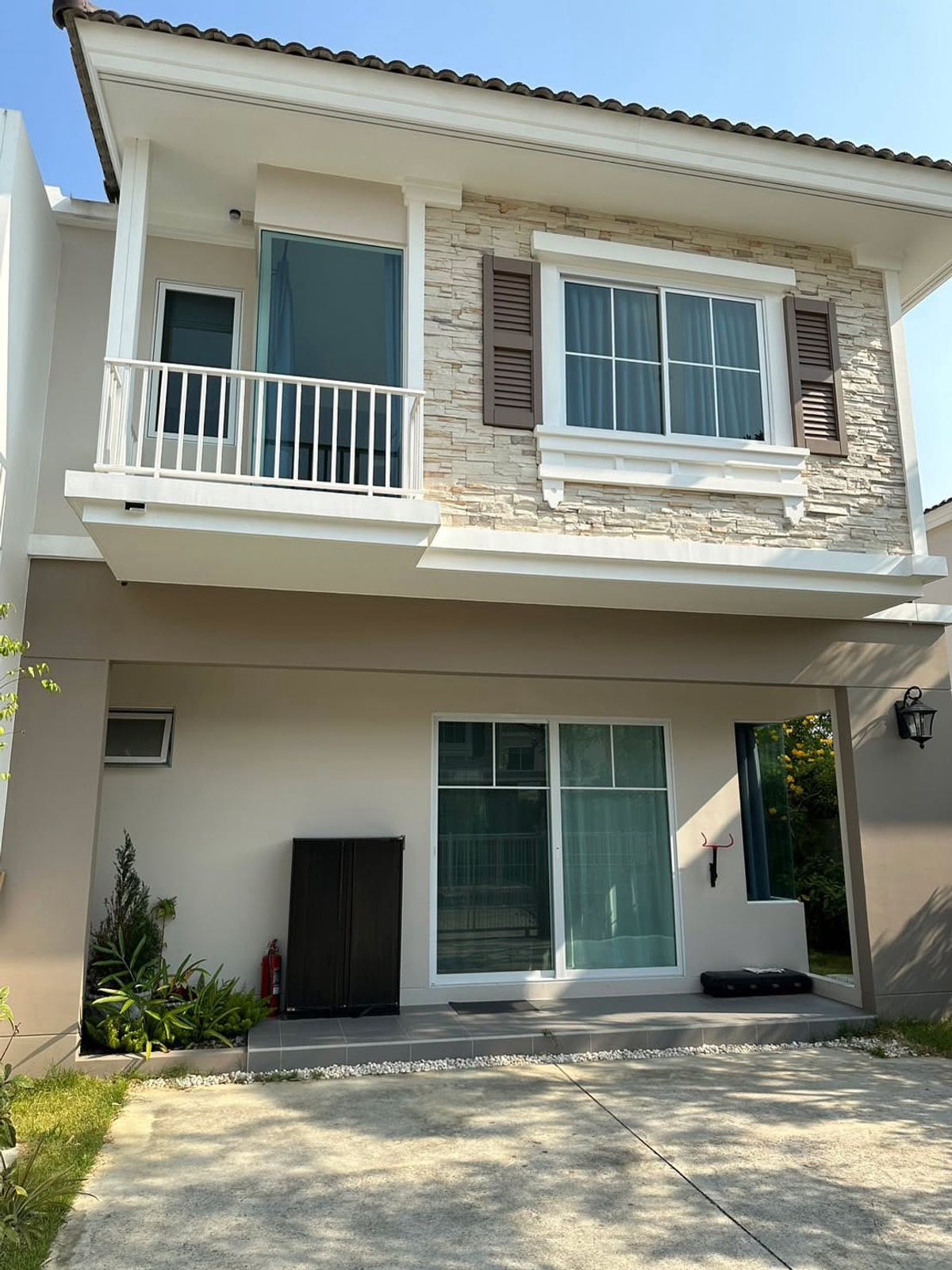 For RentHouseRathburana, Suksawat : House for rent, beautiful house, ready to be in Pracha Uthit 90, easy to access the city Take the Kanchana Expressway Or enter Rama 3 line