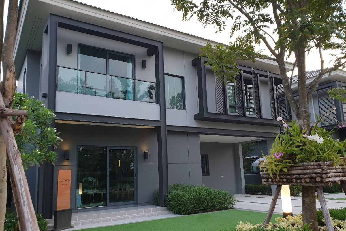 For RentHouseRama5, Ratchapruek, Bangkruai : house never rented, 4-bedroom near an international school, close to Robinson Ratchapruek.