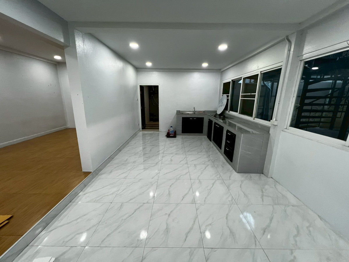 ให้เช่าบ้านรัตนาธิเบศร์ สนามบินน้ำ พระนั่งเกล้า : บ้านเดี่ยว 2ชั้น เนื้อที่ 91ตร.ว. 5ห้องนอน ตรงข้ามขนส่งนนทบุรี จดบริษัทได้