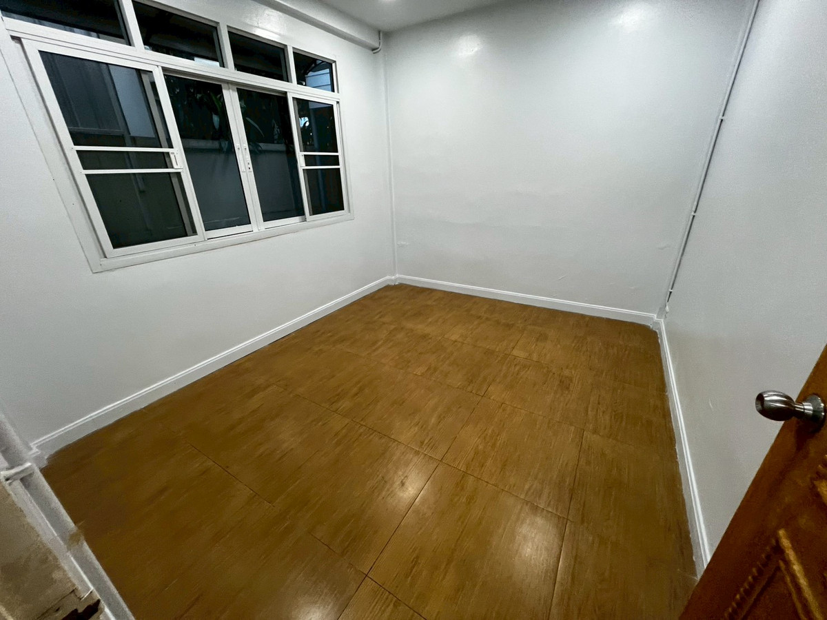 ให้เช่าบ้านรัตนาธิเบศร์ สนามบินน้ำ พระนั่งเกล้า : บ้านเดี่ยว 2ชั้น เนื้อที่ 91ตร.ว. 5ห้องนอน ตรงข้ามขนส่งนนทบุรี จดบริษัทได้