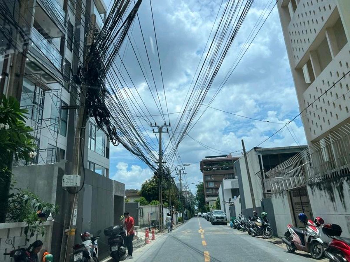 ขายที่ดินพระราม 9 เพชรบุรีตัดใหม่ RCA : ขายที่ดินศูนย์วิจัย เพชรบุรี 47 ทำเลดี แปลงสวยที่สุดในโซนนี้ 