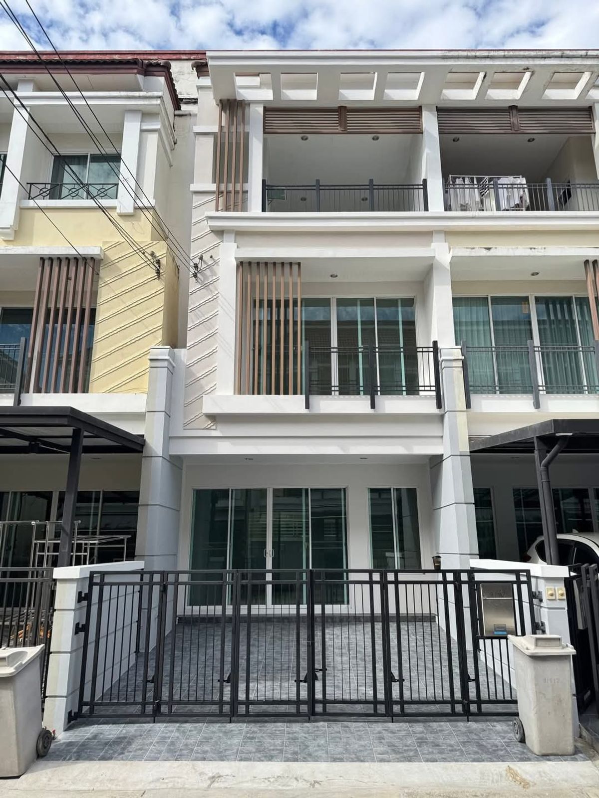 ขายบ้านเกษตร นวมินทร์ ลาดปลาเค้า : ขายทาวน์โฮม บ้านกลางเมือง Urbanion เกษตร-นวมินทร์ 2 (ลาดปลาเค้า 79) ติดถนนใหญ่ รีโนเวทใหม่