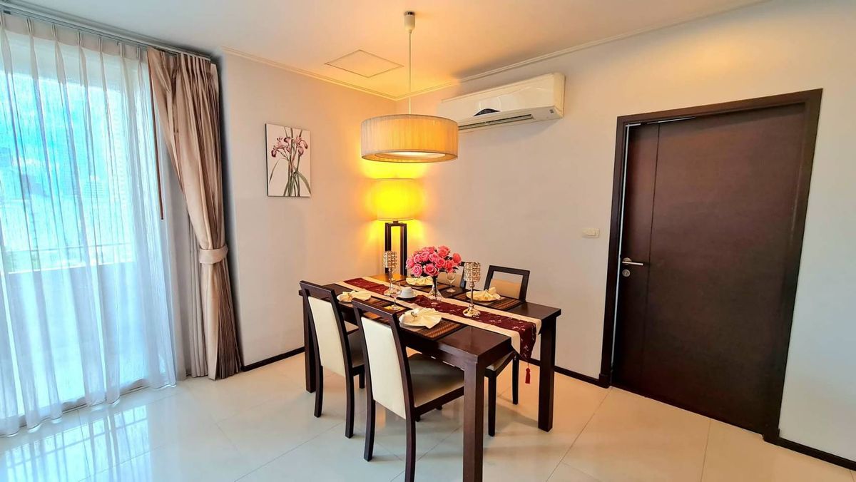 For RentRama9, Petchburi, RCA : ✨ Luxury Premium Condo for Rent — 2 Bedrooms, 2 Bathrooms + Maid’s Room  Stunning City View  Peaceful & Private  Just 5 Minutes Walk to BTS Phrom Phong