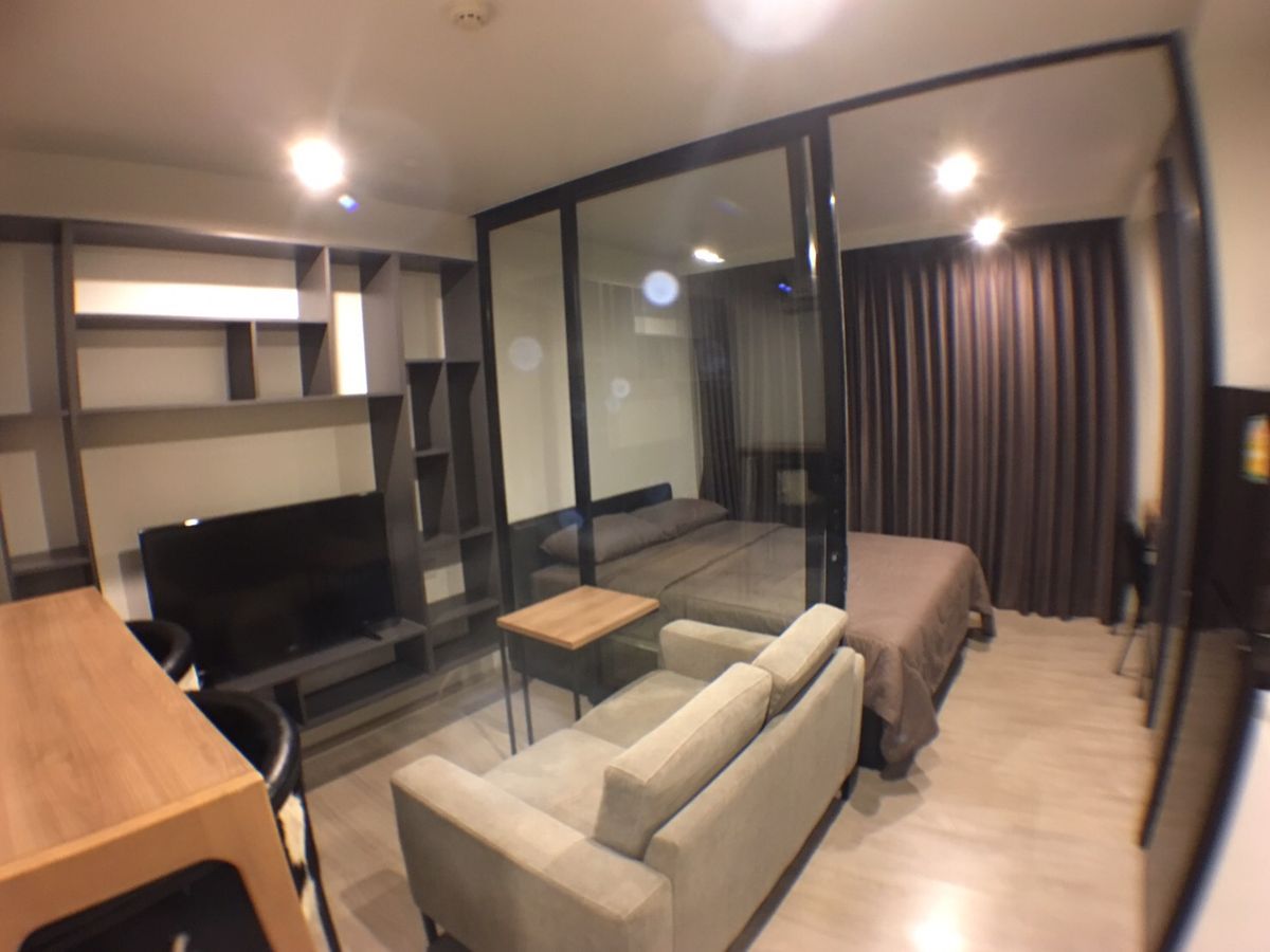 For RentCondoWitthayu, Chidlom, Langsuan, Ploenchit : (For Rent) Maestro 02 Ruamrudee Condo Low Rise 8 floors near BTS Ploenchit