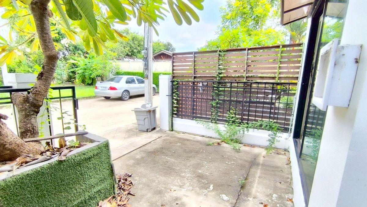 ขายทาวน์โฮมมีนบุรี-ร่มเกล้า : The Villa เดอะ วิลล่า รามคำแหง-สุวรรณภูมิ ทาวน์เฮ้าส์ 2 ชั้น ซอยรามคำแหง 174 ใกล้รถไฟฟ้าสายสีส้ม สถานีเคหะรามคำแหง ขายถูก บ้านสวย หน้าสวนหย่อม ไม่มีบ้านตรงข้าม