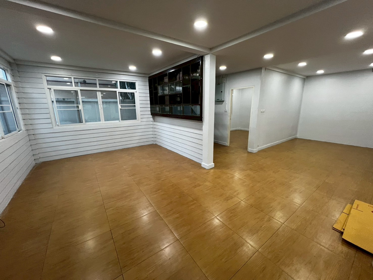 ให้เช่าบ้านรัตนาธิเบศร์ สนามบินน้ำ พระนั่งเกล้า : บ้านเดี่ยว 2ชั้น เนื้อที่ 91ตร.ว. 5ห้องนอน ตรงข้ามขนส่งนนทบุรี จดบริษัทได้