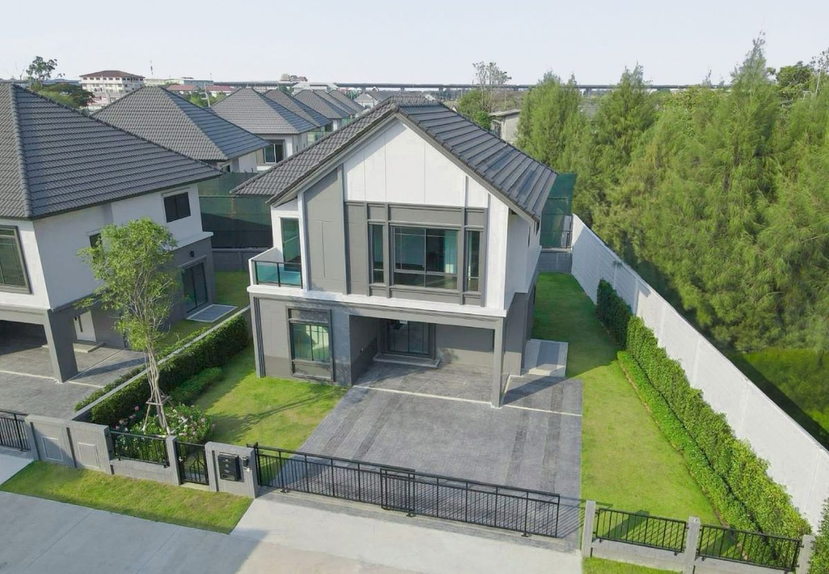 ขายบ้านสมุทรปราการ สำโรง : บ้านเดี่ยวที่ดินใหญ่ราคาพิเศษ 9,xxx,xxx 🏡
