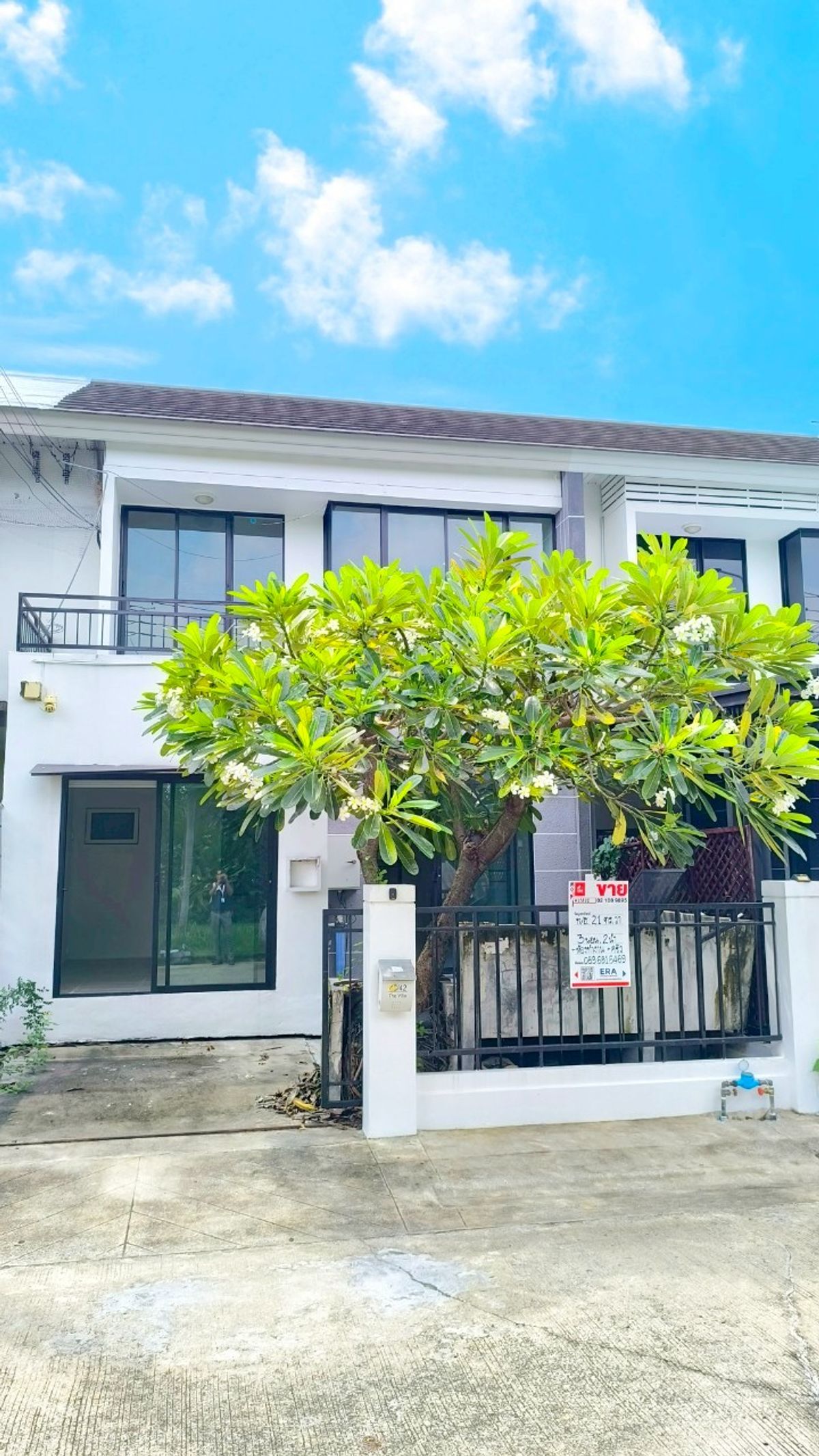 ขายทาวน์โฮมมีนบุรี-ร่มเกล้า : The Villa เดอะ วิลล่า รามคำแหง-สุวรรณภูมิ ทาวน์เฮ้าส์ 2 ชั้น ซอยรามคำแหง 174 ใกล้รถไฟฟ้าสายสีส้ม สถานีเคหะรามคำแหง ขายถูก บ้านสวย หน้าสวนหย่อม ไม่มีบ้านตรงข้าม