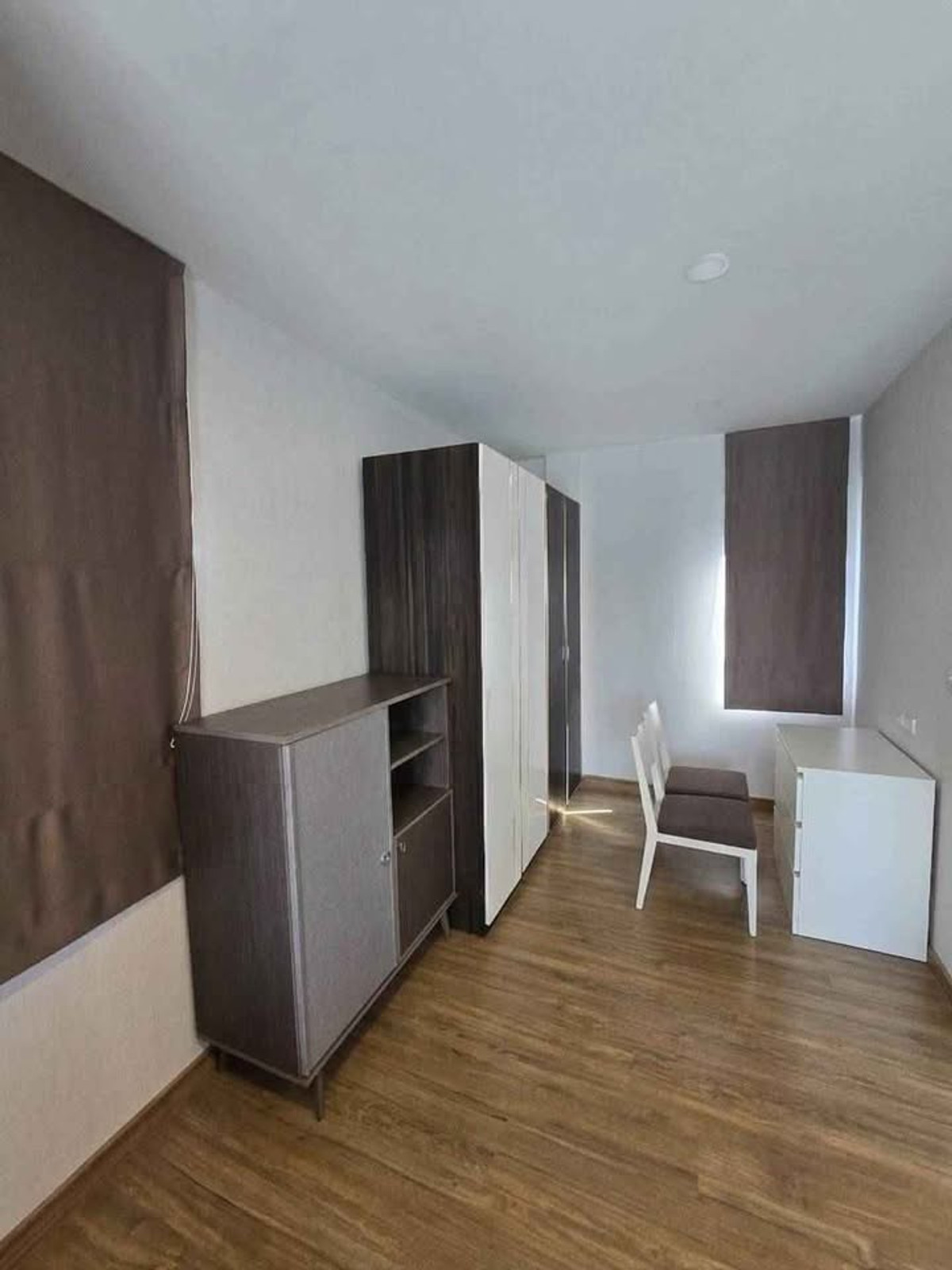 For RentHouseRama5, Ratchapruek, Bangkruai : 4bedroom house near Robinson Ratchaphruek and SISB, with a 7-11 convenience store at the entrance of the village.