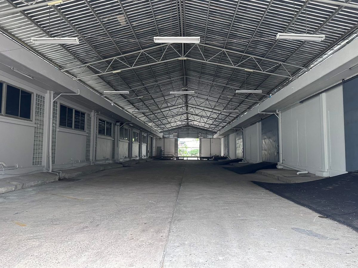 ให้เช่าโกดังสมุทรปราการ สำโรง :  ♦ Rare Unit Warehouse ♦ 1 ชั้น 3 หลัง พื้นที่ใช้สอย 6,480.00 ตร.ม. | ใกล้ สนามบินสุวรรณภูมิ