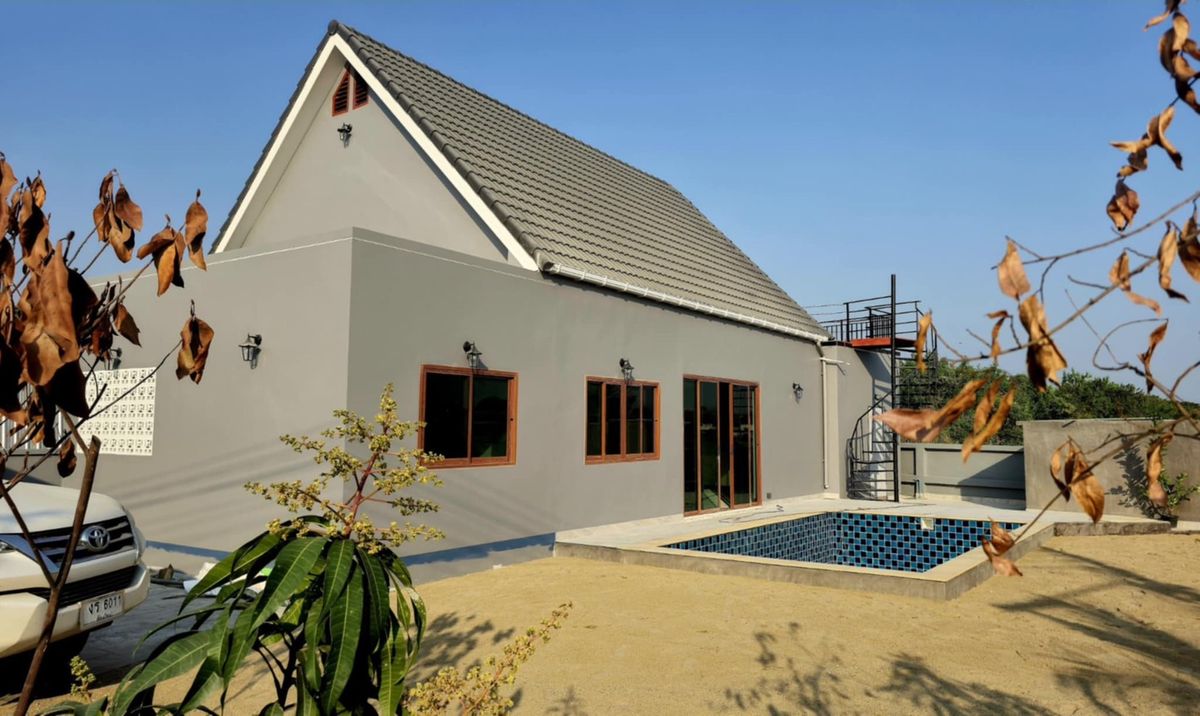 For RentChiang Mai : - Single-storey pool villa for rent with 3 bedrooms,4 toilets and 1 kitchen. 