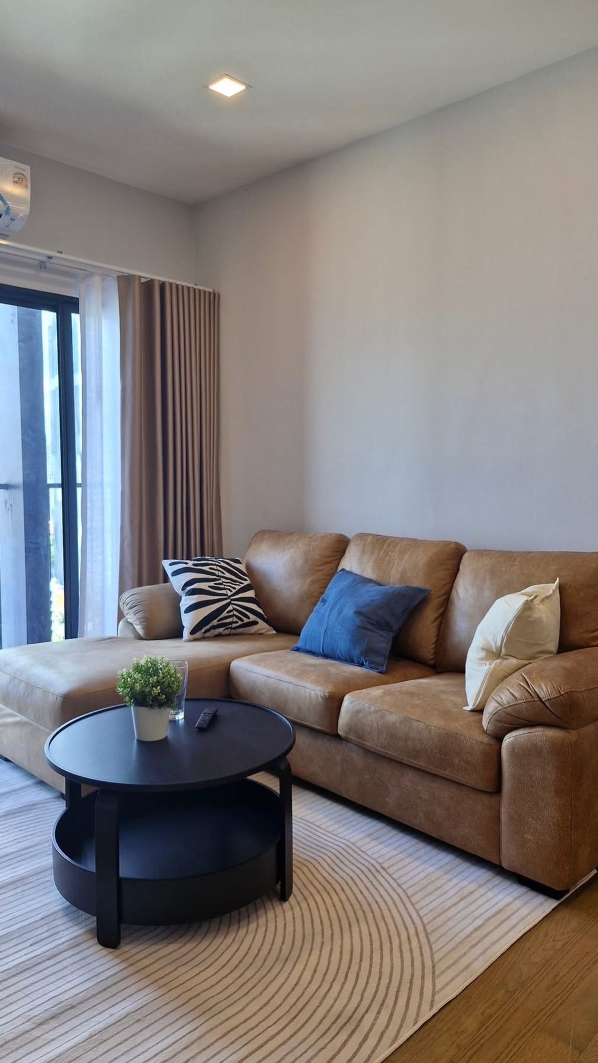 ให้เช่าคอนโดสุขุมวิท อโศก ทองหล่อ : M1127 Condo For Rent Noble Reveal