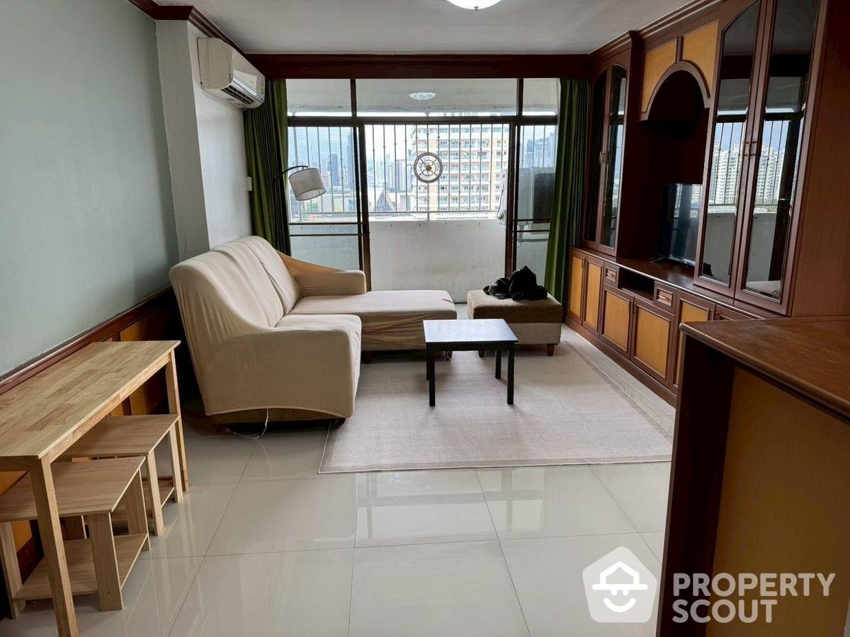 For RentCondoRatchadapisek, Huaikwang, Suttisan : 1-BR Condo at Subkaew Tower near MRT Huai Khwang