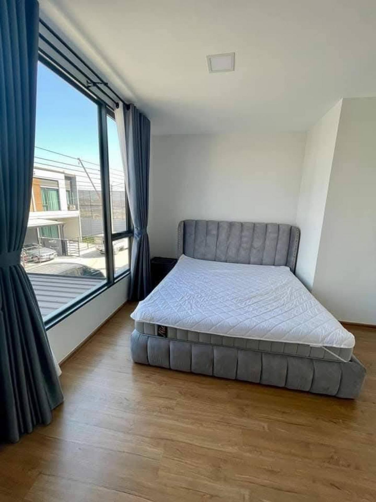 ให้เช่าทาวน์โฮมบางนา แบริ่ง ลาซาล : เช่าทาวโฮม Pleno สุขุมวิท-บางนา 3 ห้องนอน พื้นที่กว้าง จอดรถ 2 คัน พร้อมอยู่ ใกล้เมกาบางนา เพียง 30,000 บาท/เดือน!