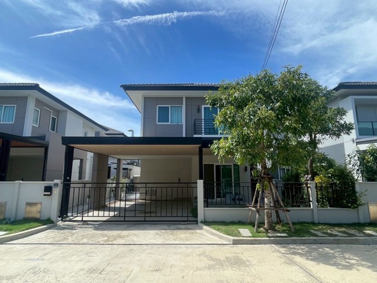 ให้เช่าบ้านสมุทรปราการ สำโรง : HR2584ให้เช่าบ้านเดี่ยว โครงการเซนโทร บางนา-ศรีนครินทร์ ใกล้สนามกอล์ฟเมืองแก้ว เดินทางสะดวก