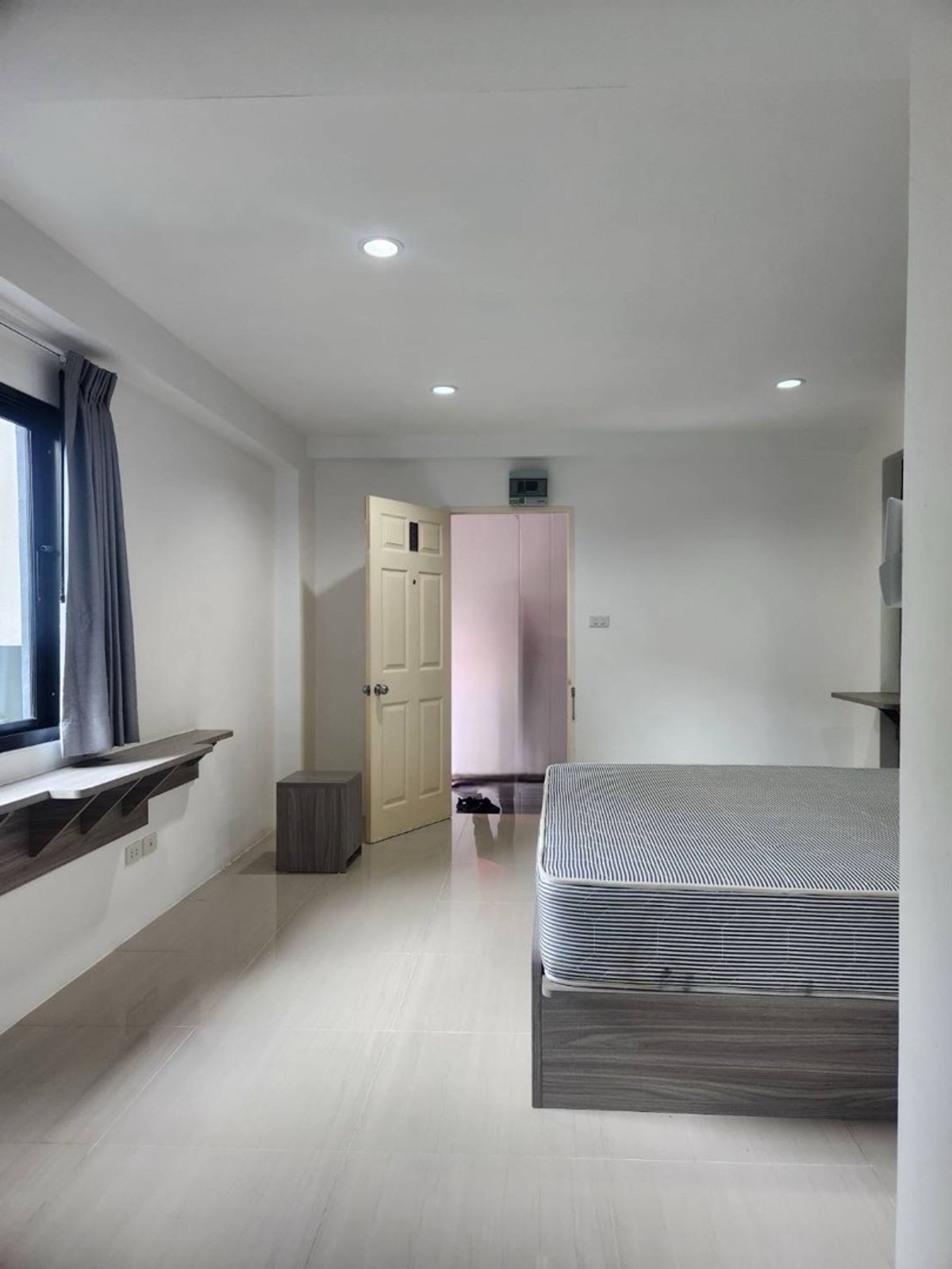 ขายกิจการโรงแรม & กิจการอพาร์ตเมนต์รัชดา ห้วยขวาง : ขายอพาร์ทเมนท์ สูง 5 ชั้น  ซ.สหการประมูล ถ.ประชาอุทิศ 