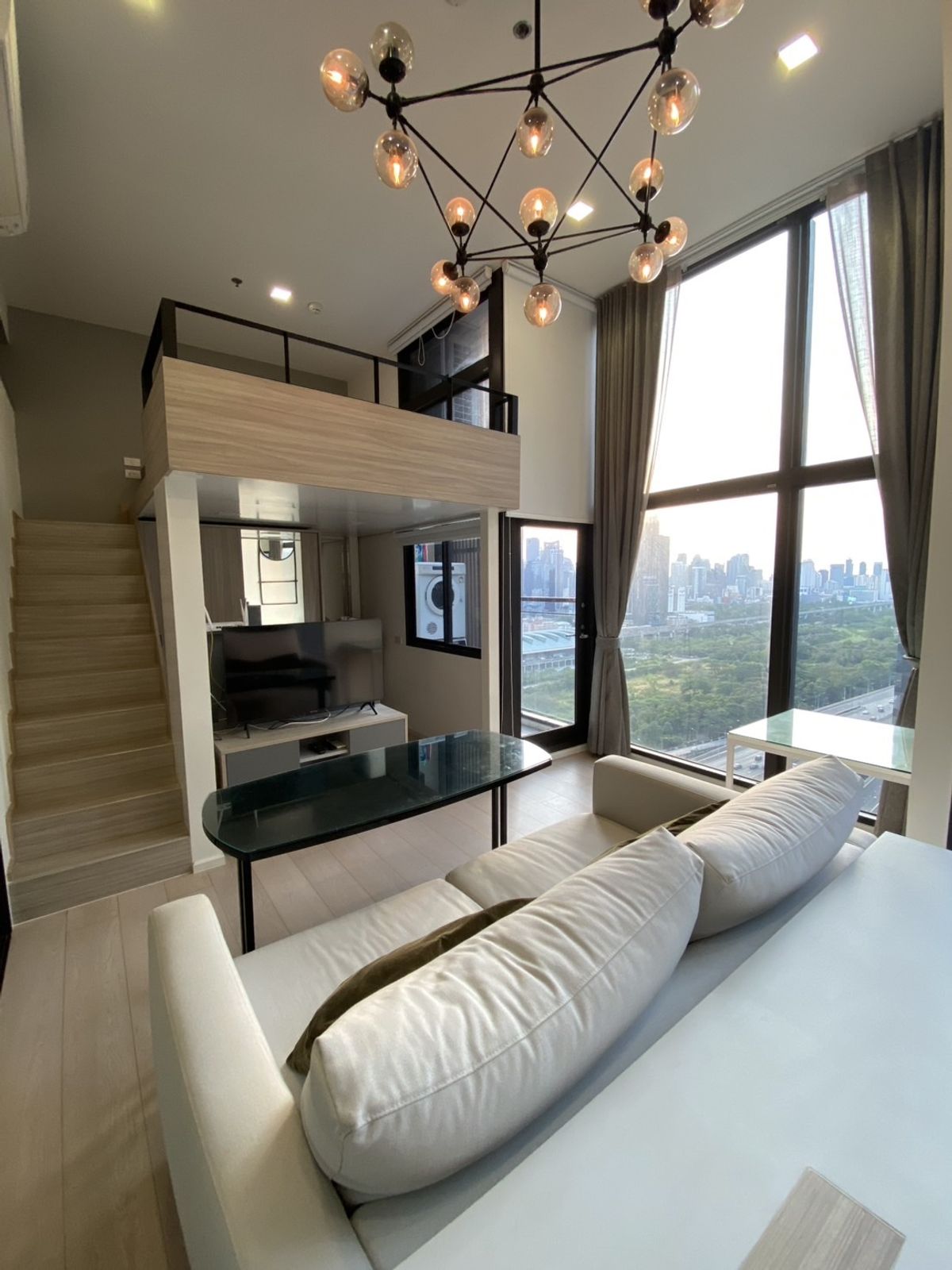 For SaleCondoRama9, Petchburi, RCA : 1 Bedroom Condo for sale at Chewathai Residence Asoke  U1365892