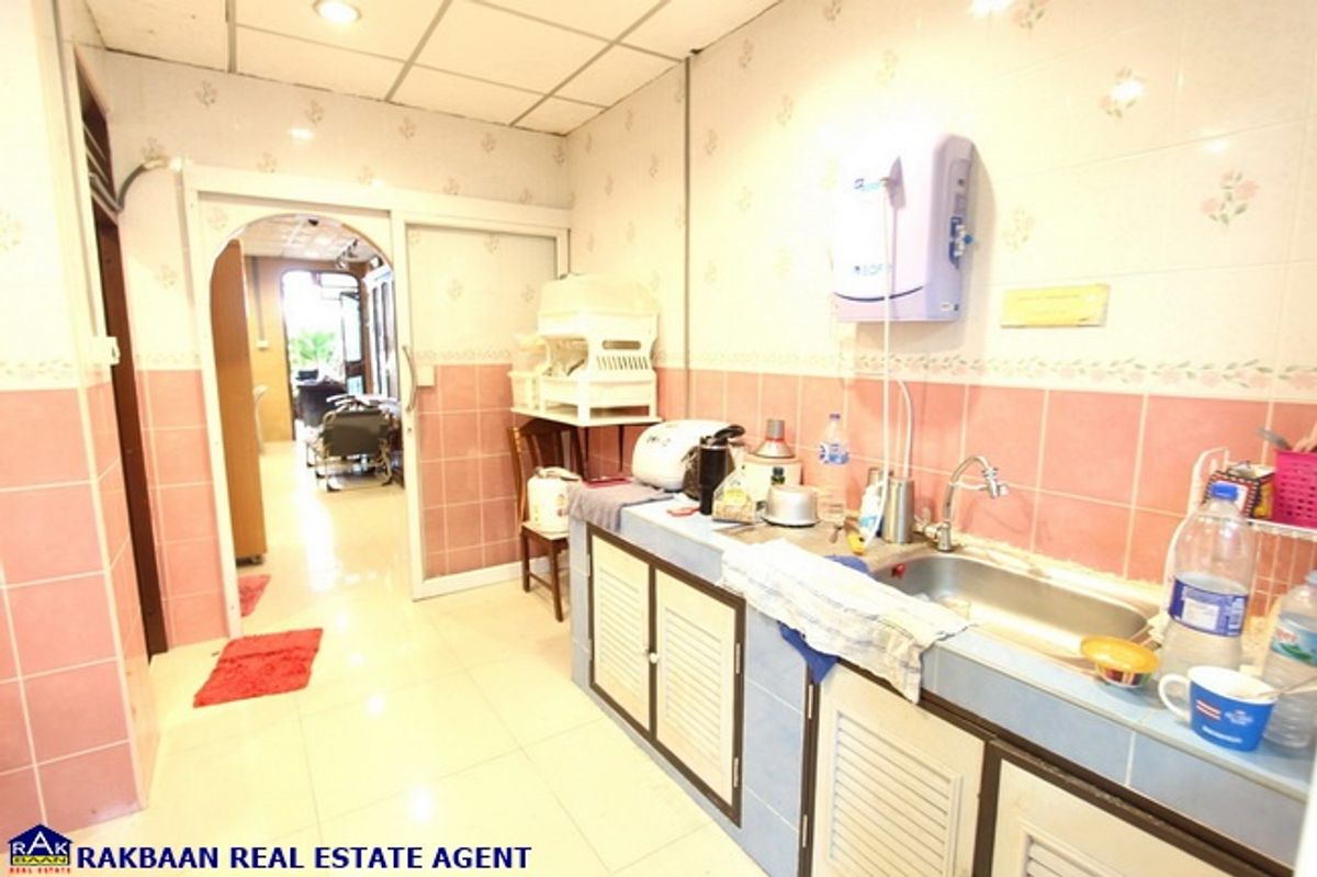 For SaleTownhomePathum Thani,Rangsit, Thammasat : Townhouse for sale Rattanchai Willa 3 Soi Piernon, Lam Luk Ka, 19.8 sq.w., 3 bedrooms, 2 bathrooms