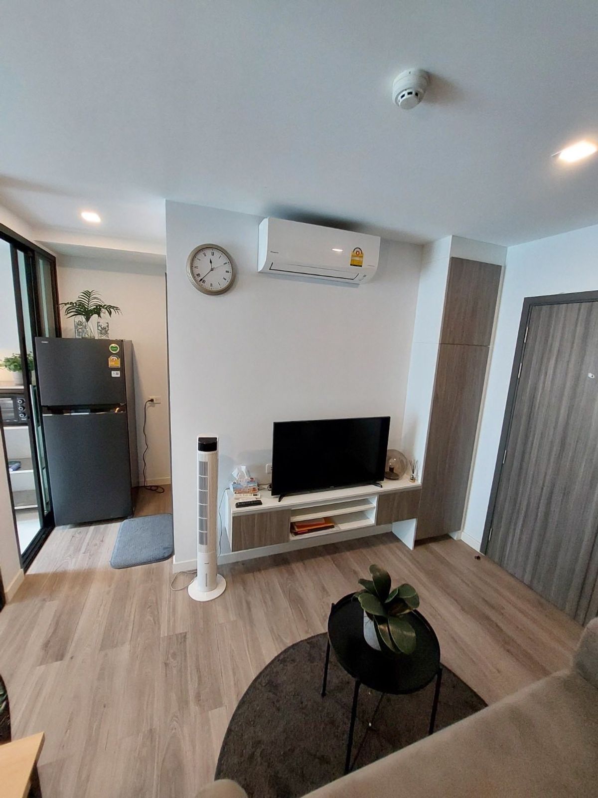 ให้เช่าคอนโดบางนา แบริ่ง ลาซาล : ให้เช่าคอนโด 1 ห้องนอน  	B-LOFT สุขุมวิท 107  🔥 ใกล้ BTS แบริ่ง 🔥