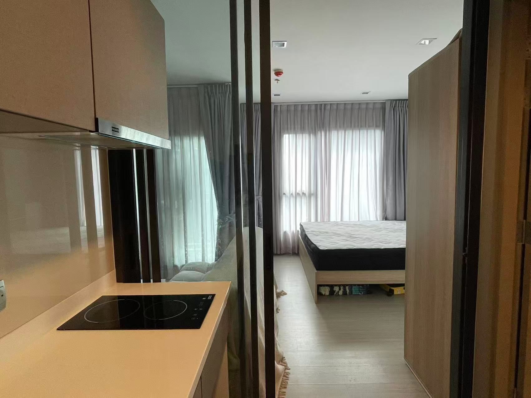 For SaleCondoRama9, Petchburi, RCA : URGENT SALE! Life Asoke-Rama 9 – High Floor Studio U5370610