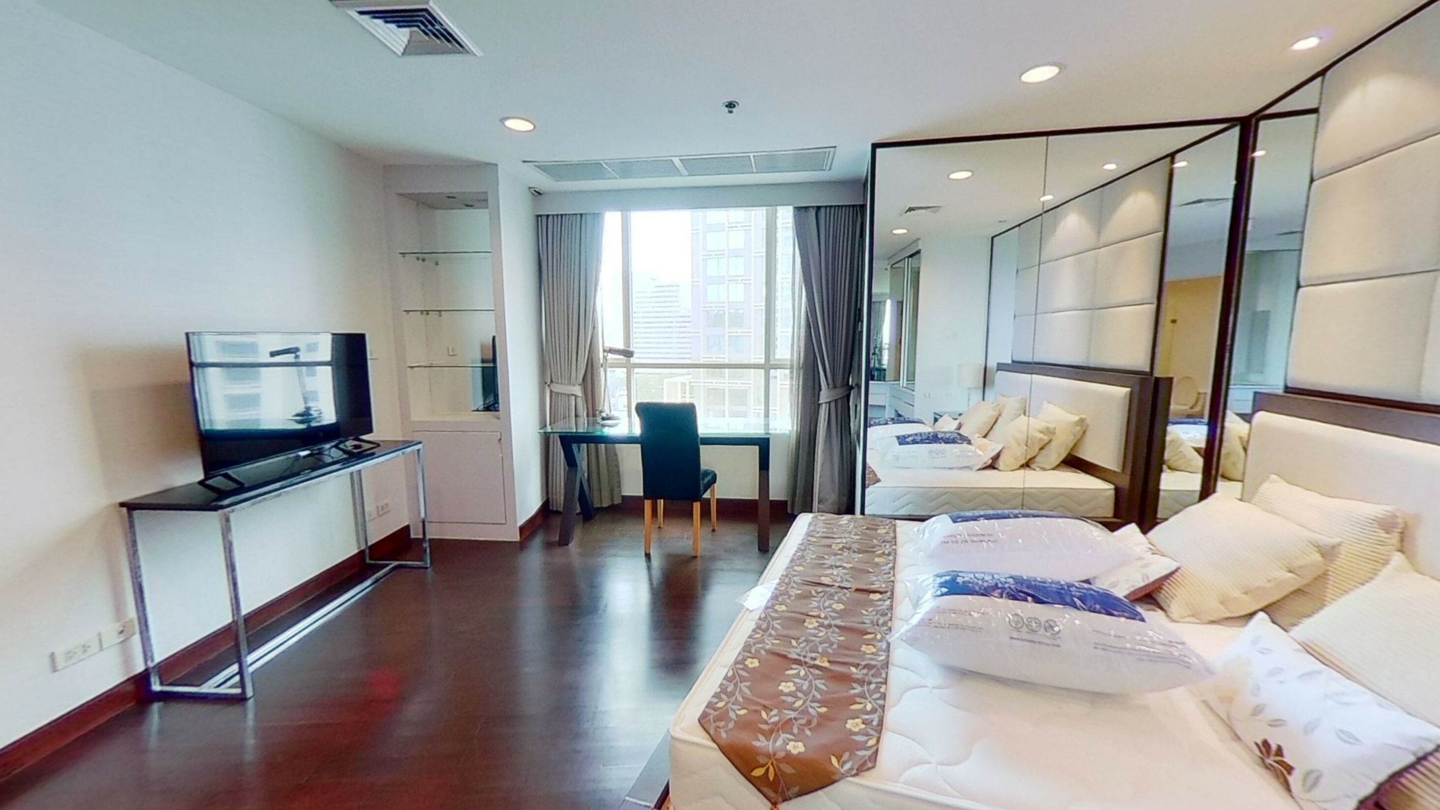 For SaleCondoWitthayu, Chidlom, Langsuan, Ploenchit : 2 Bedroom Condo for sale at Urbana Langsuan  U30093