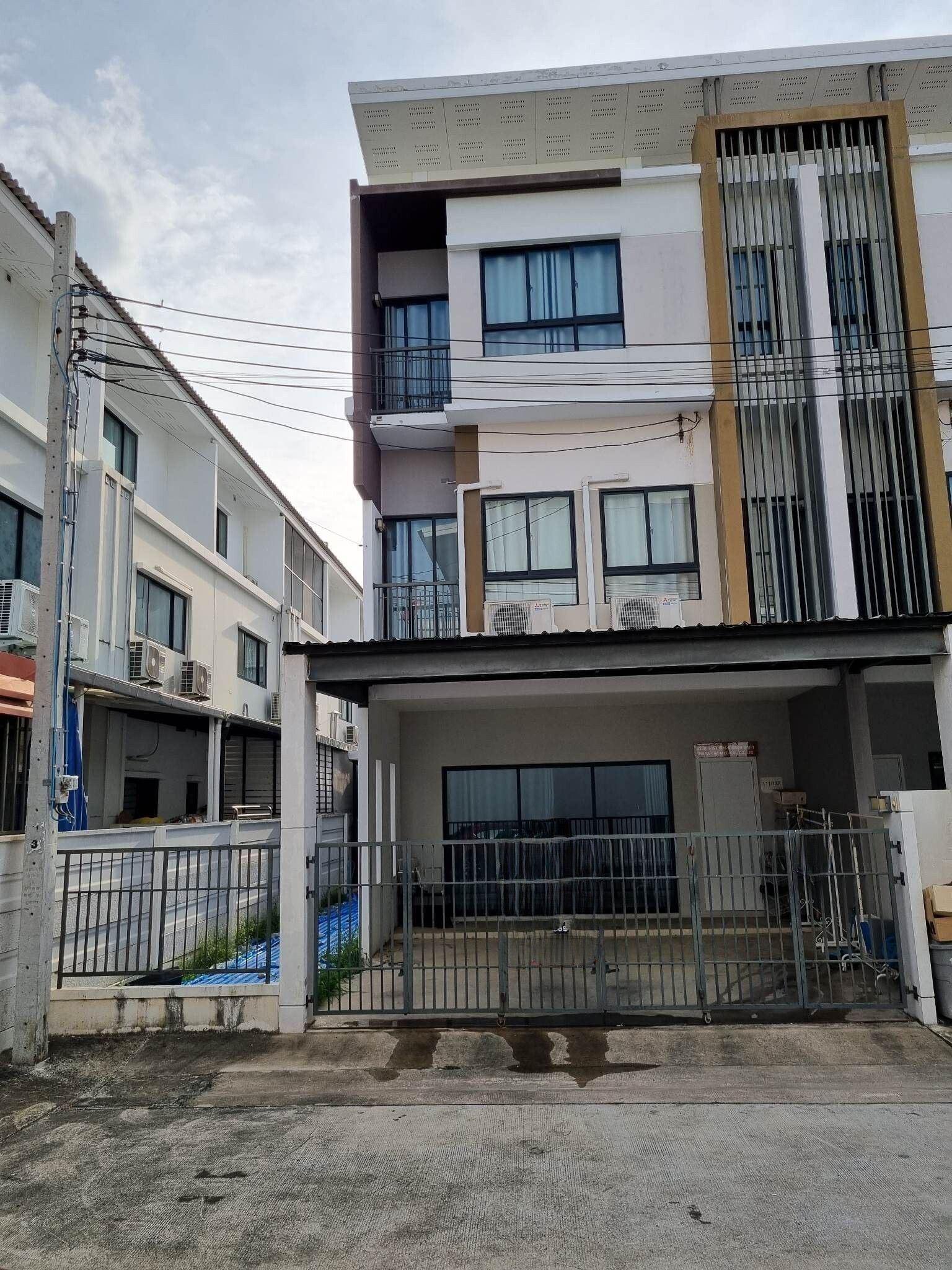 ขายบ้านวิภาวดี ดอนเมือง หลักสี่ : ขายพาทิโอ วิภาวดี-สรงประภา ทาวน์โฮม 3 ชั้น U1429010