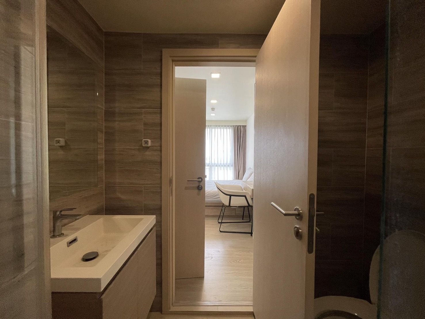 ขายคอนโดพระราม 9 เพชรบุรีตัดใหม่ RCA : Urgent ! Condo room for sale 