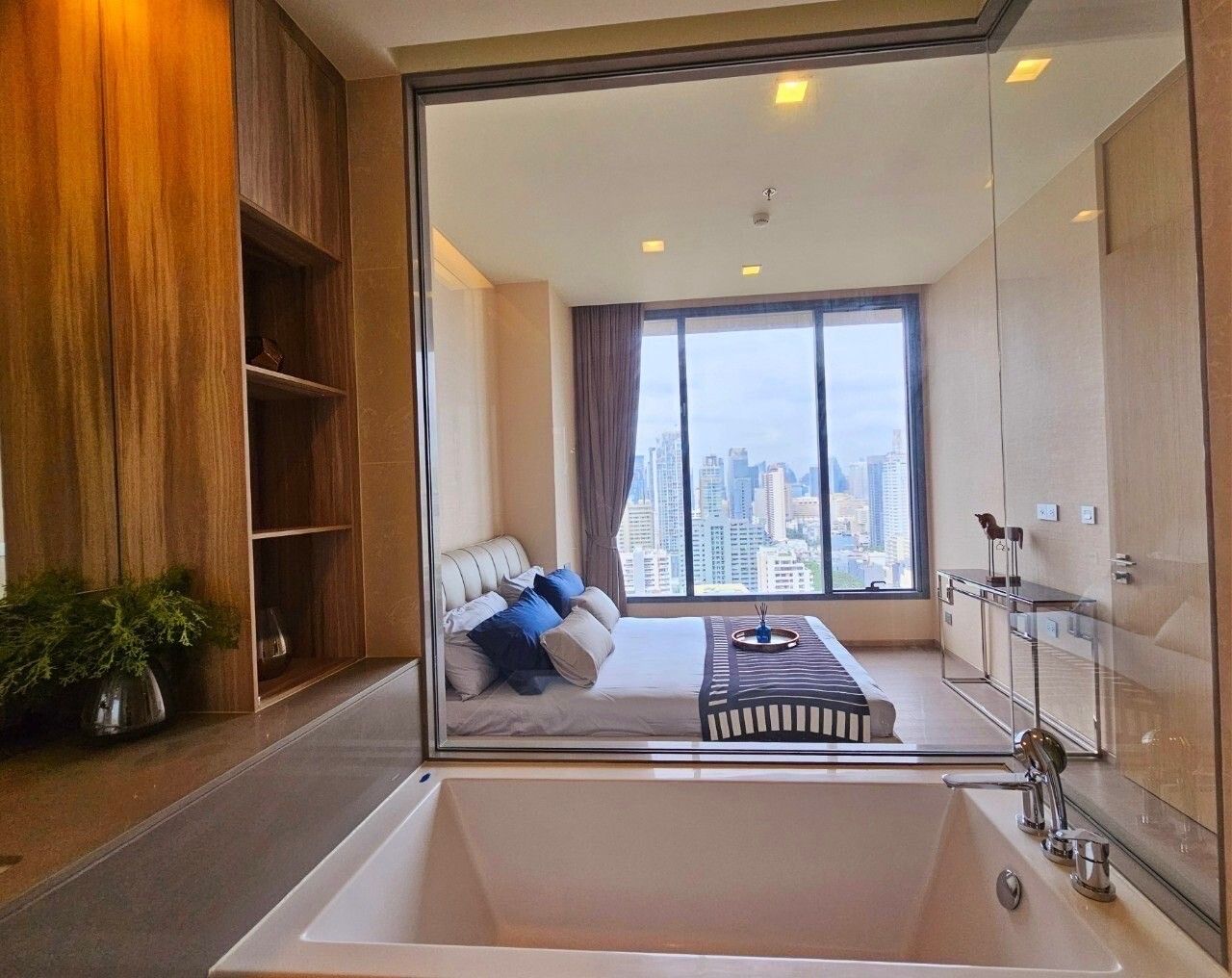 For SaleCondoSukhumvit, Asoke, Thonglor : 1-Bedroom Condo at The Esse Asoke U5344324